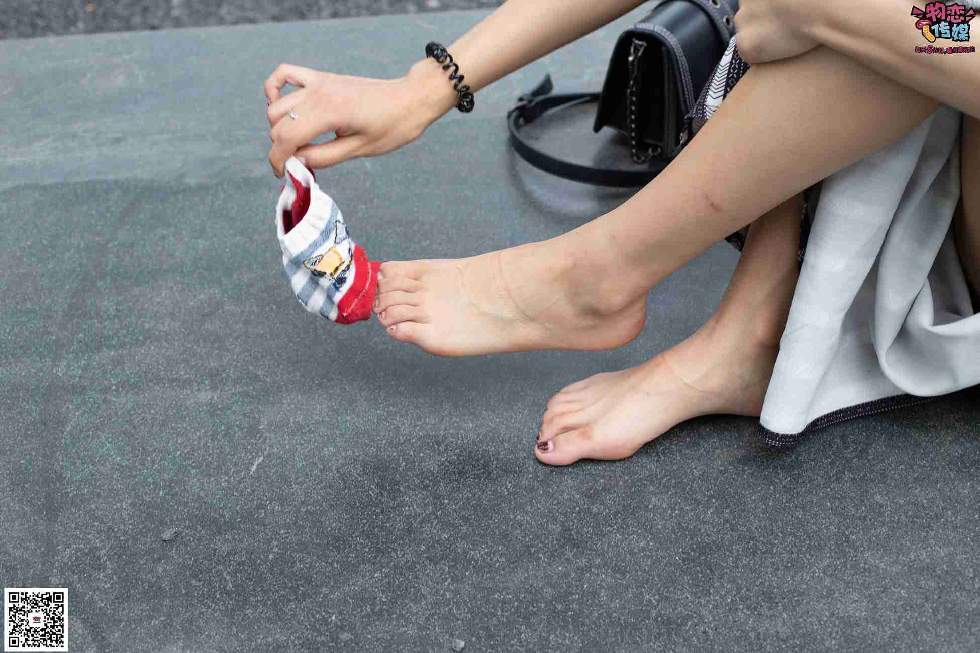 图片[11]-物恋传媒 No.048 潮不潮,先看脚,潮妹驾驭袜子鞋,街拍也要不服输~可爱小棉袜 [149P] – 速更版-美库