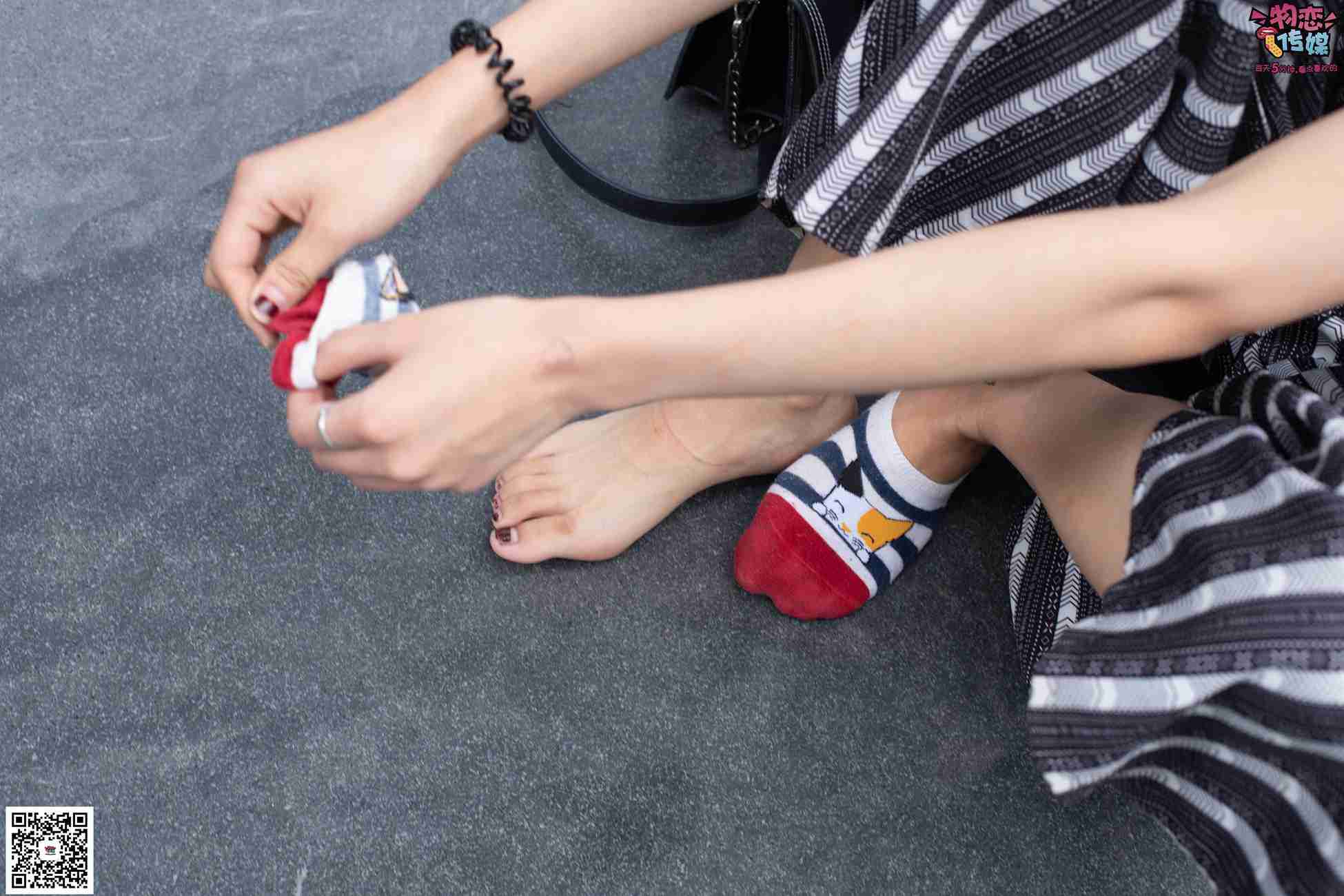 图片[24]-物恋传媒 No.048 潮不潮,先看脚,潮妹驾驭袜子鞋,街拍也要不服输~可爱小棉袜 [149P] – 速更版-美库