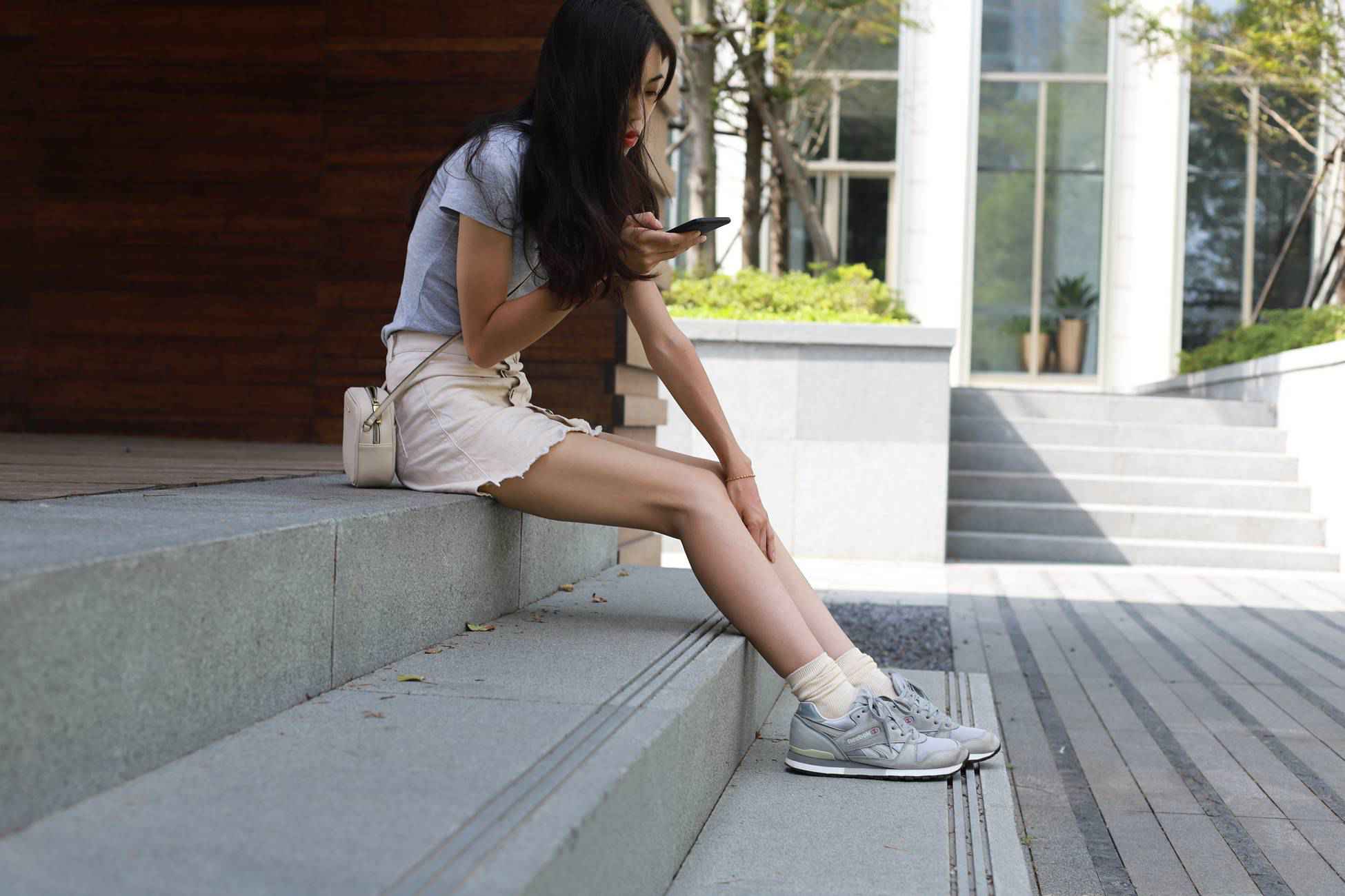 图片[20]-勿恋传媒 No.050 待我长发及腰,只为你的微笑,灰色NB配浅黄棉袜 [145P] – 速更版-美库