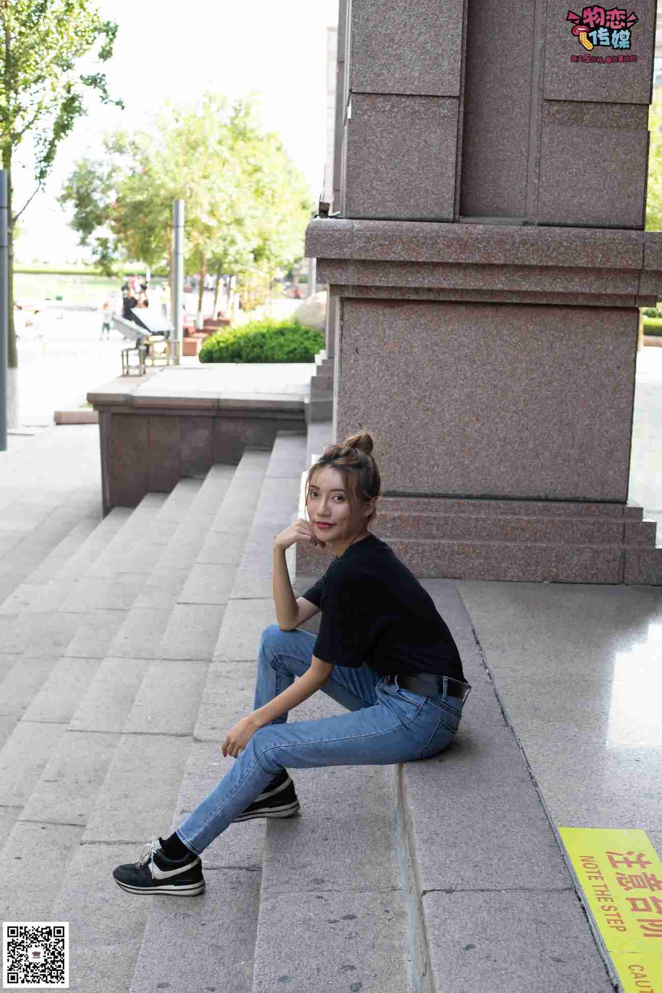 图片[62]-物恋传媒 No.047 丸子头的大眼妹,黑体恤搭配经典牛仔裤 [105P] – 速更版-美库