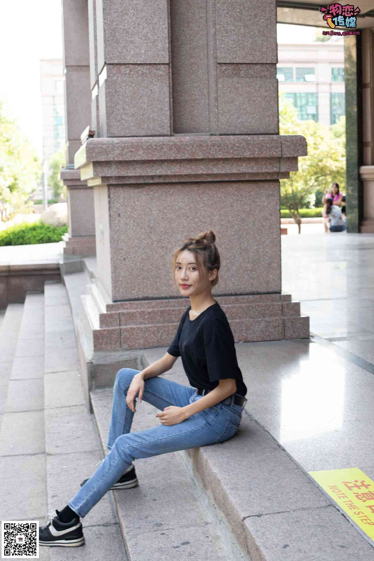 图片[64]-物恋传媒 No.047 丸子头的大眼妹,黑体恤搭配经典牛仔裤 [105P] – 速更版-美库