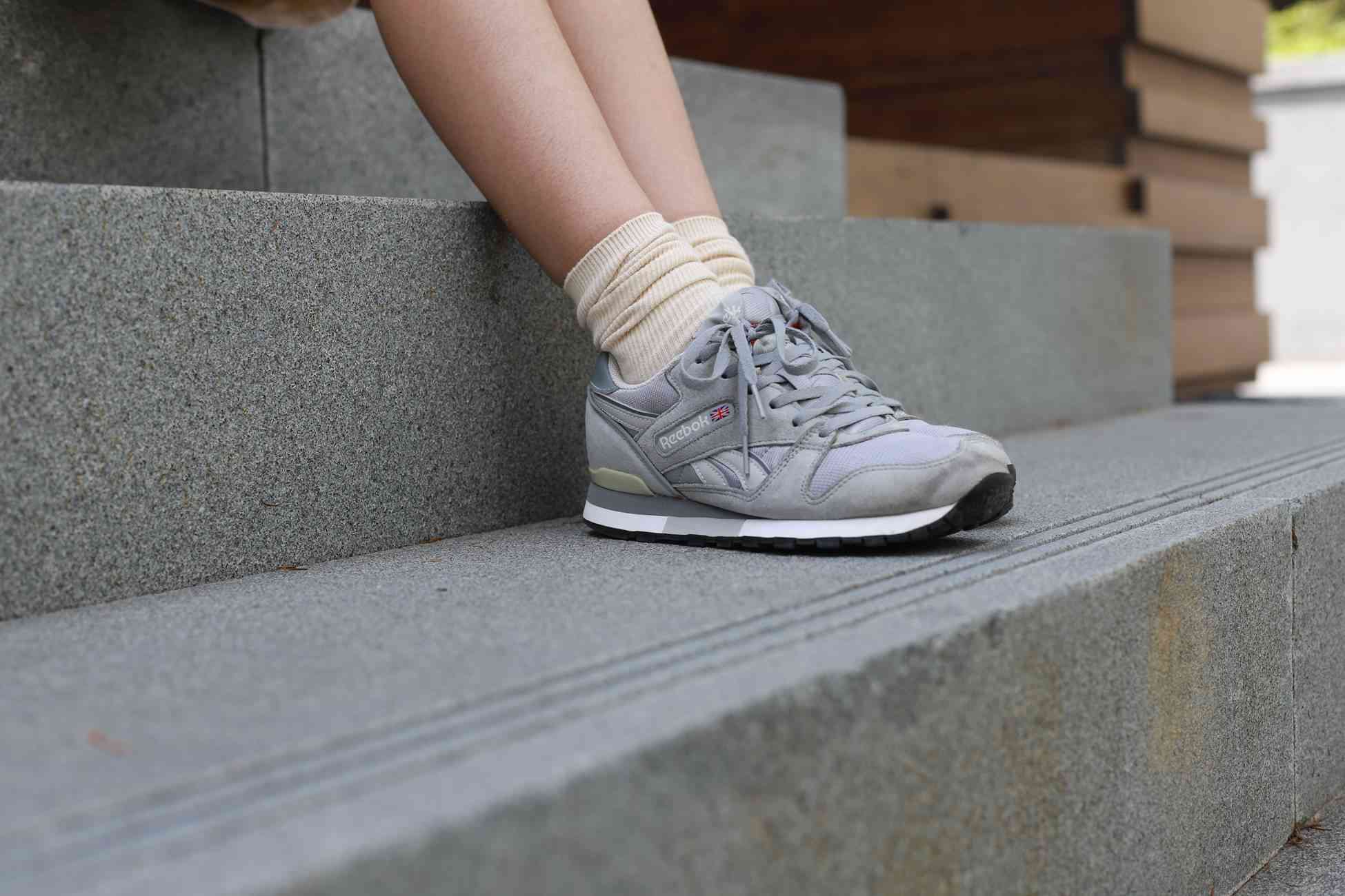 图片[29]-勿恋传媒 No.050 待我长发及腰,只为你的微笑,灰色NB配浅黄棉袜 [145P] – 速更版-美库