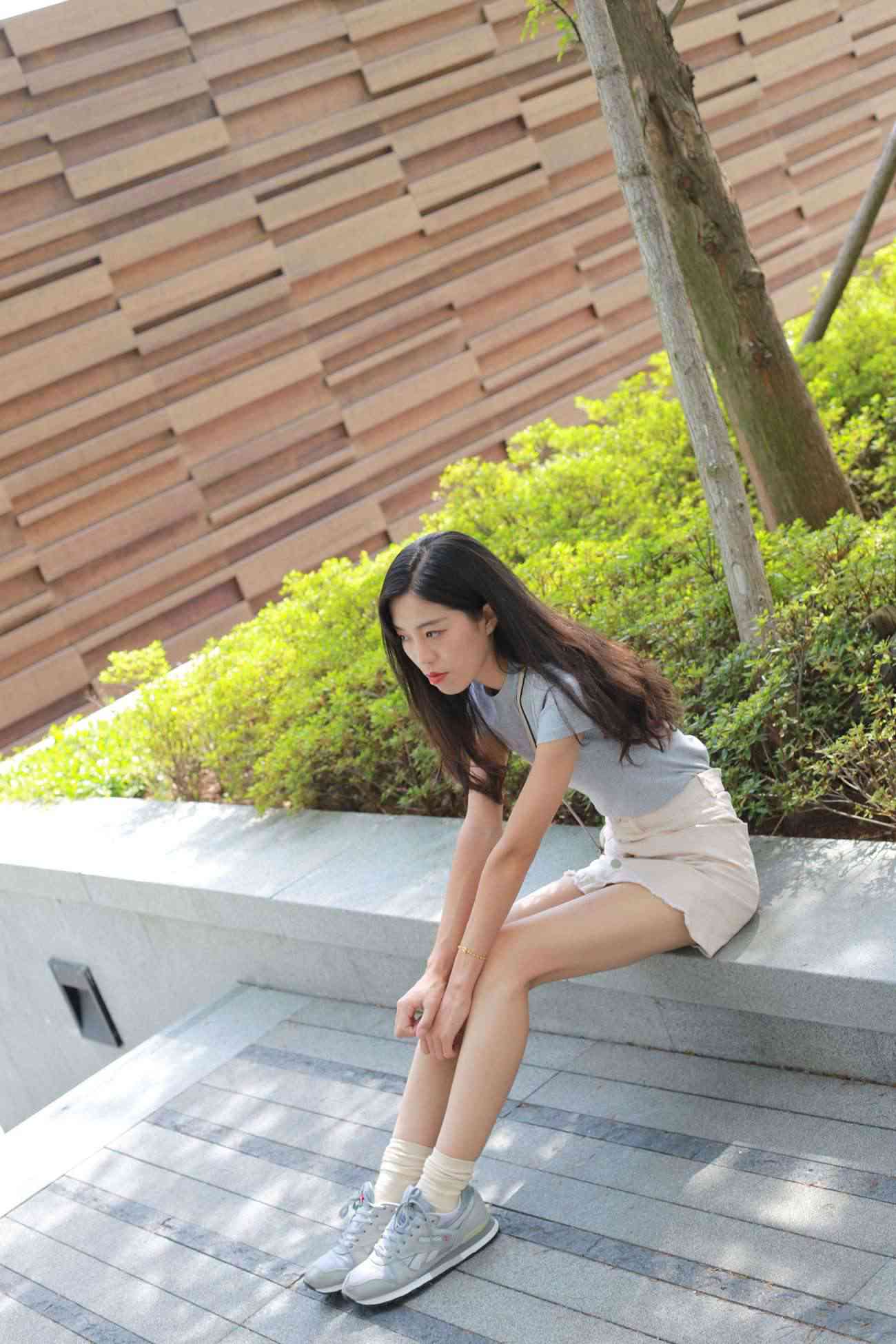 图片[44]-勿恋传媒 No.050 待我长发及腰,只为你的微笑,灰色NB配浅黄棉袜 [145P] – 速更版-美库