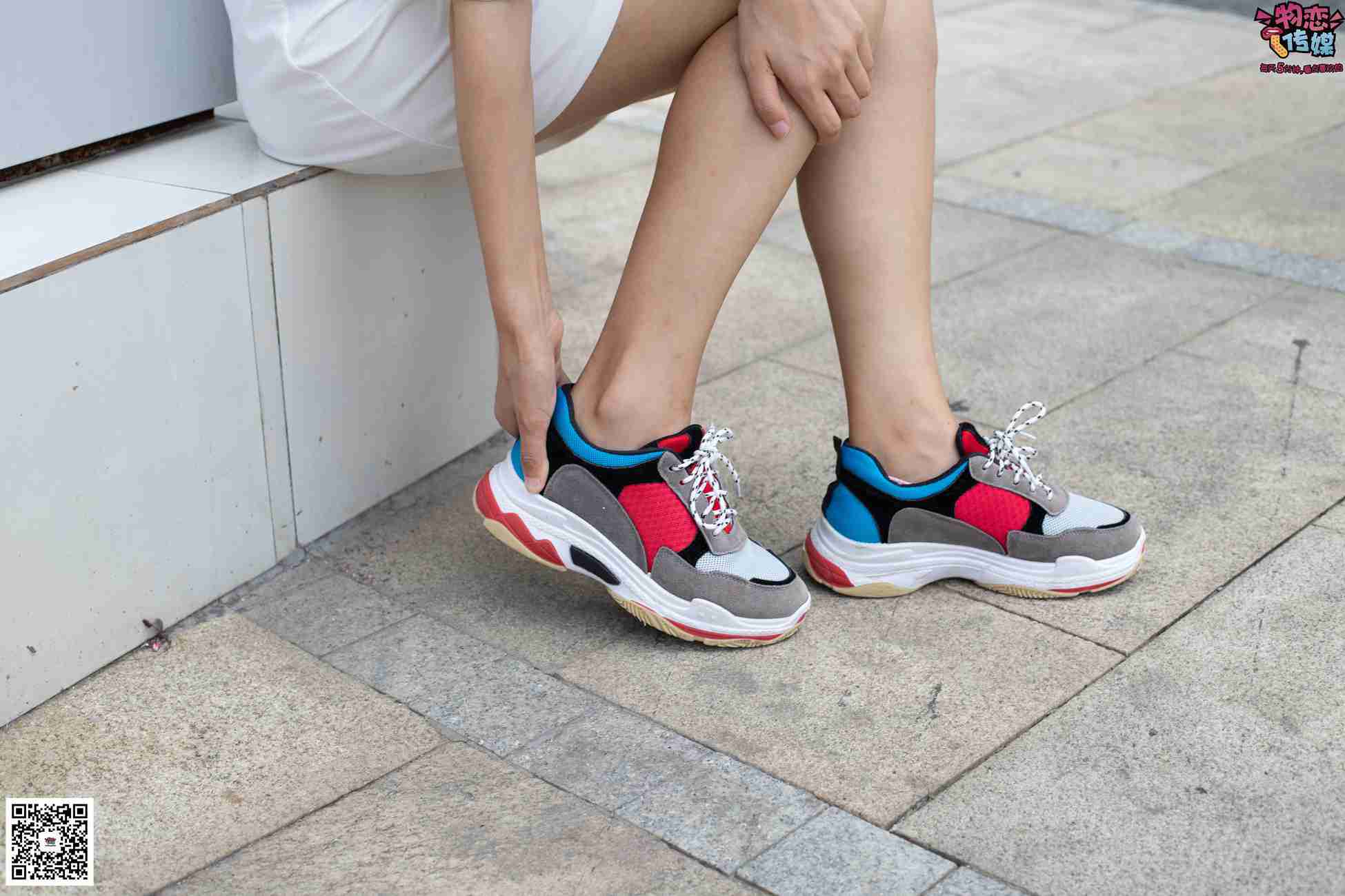 图片[60]-物恋传媒 No.049 露肩连衣裙搭配撞色老爹鞋，搭配粉色短棉袜 [126P] – 速更版-美库