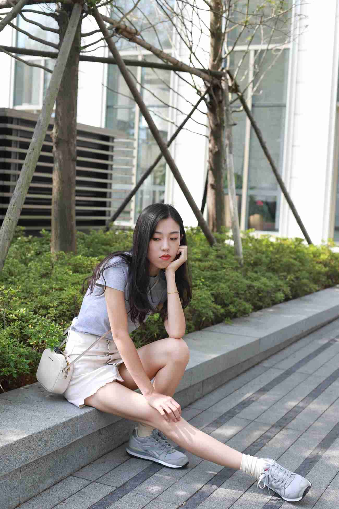 图片[45]-勿恋传媒 No.050 待我长发及腰,只为你的微笑,灰色NB配浅黄棉袜 [145P] – 速更版-美库