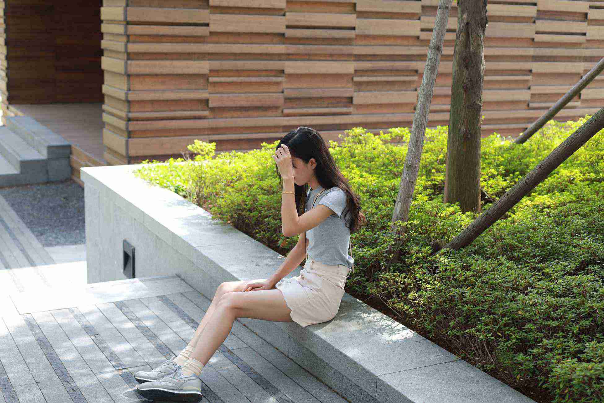 图片[48]-勿恋传媒 No.050 待我长发及腰,只为你的微笑,灰色NB配浅黄棉袜 [145P] – 速更版-美库