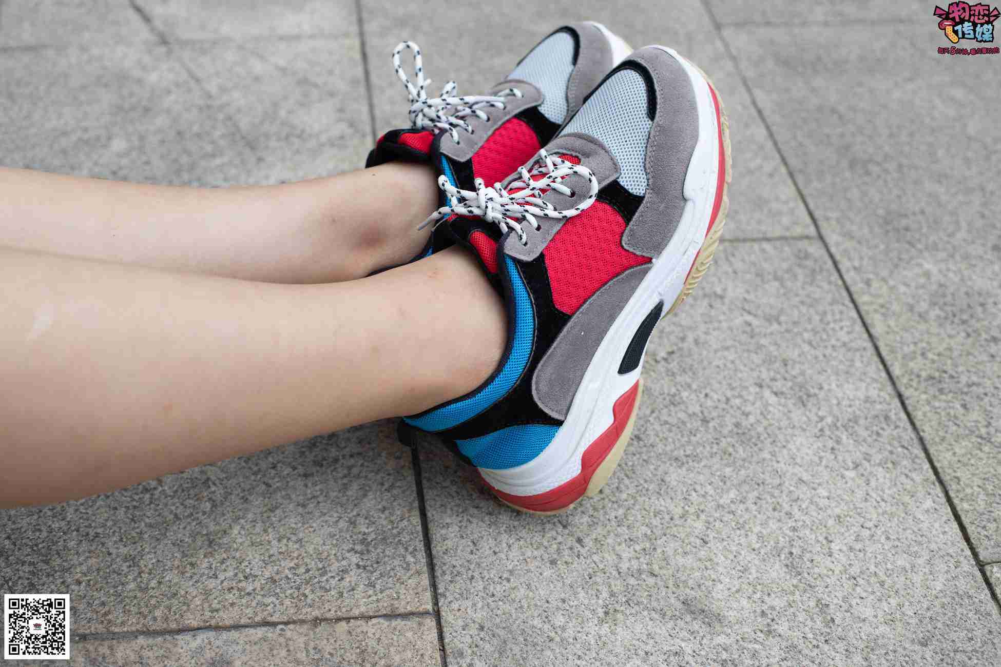 图片[64]-物恋传媒 No.049 露肩连衣裙搭配撞色老爹鞋，搭配粉色短棉袜 [126P] – 速更版-美库