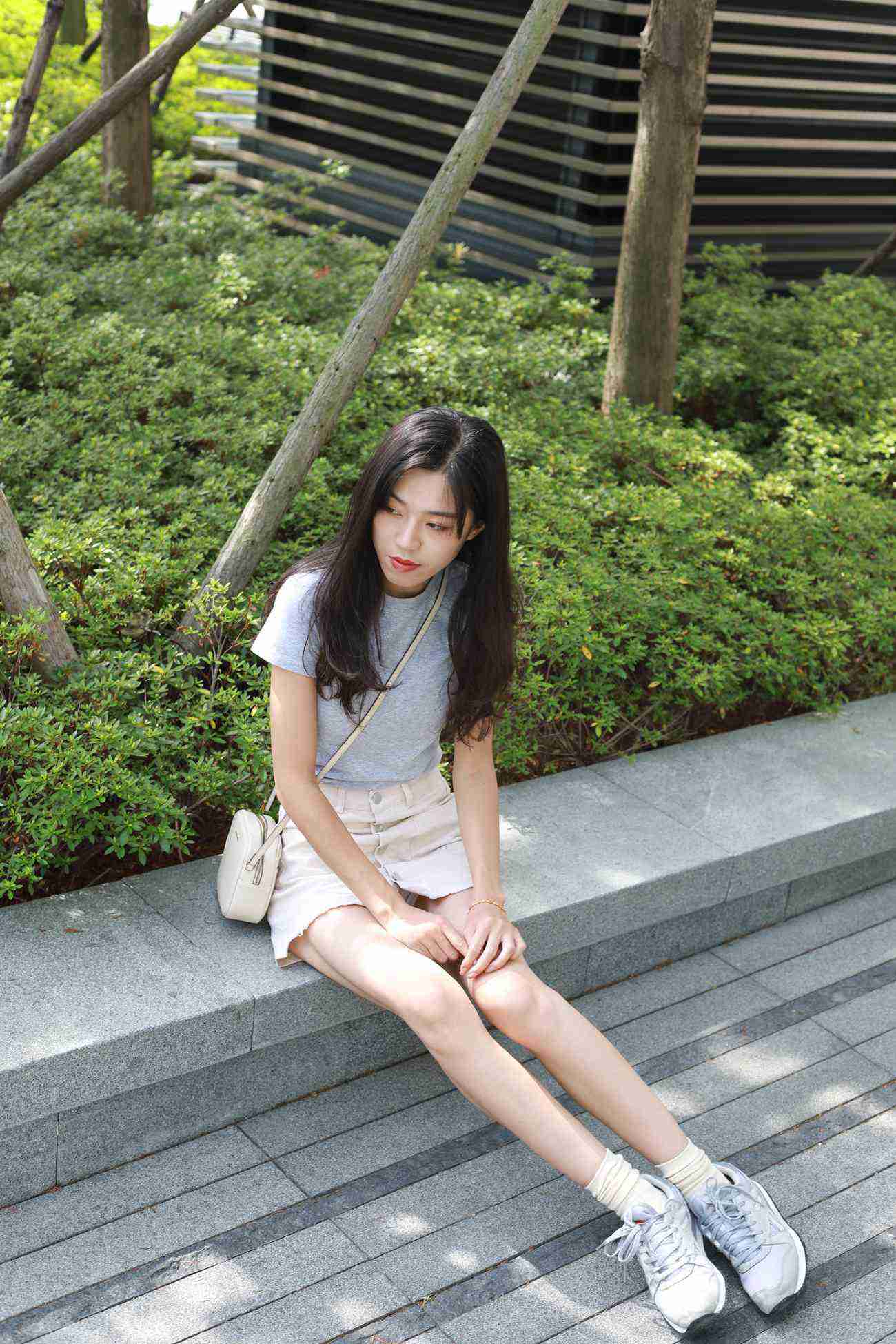 图片[53]-勿恋传媒 No.050 待我长发及腰,只为你的微笑,灰色NB配浅黄棉袜 [145P] – 速更版-美库