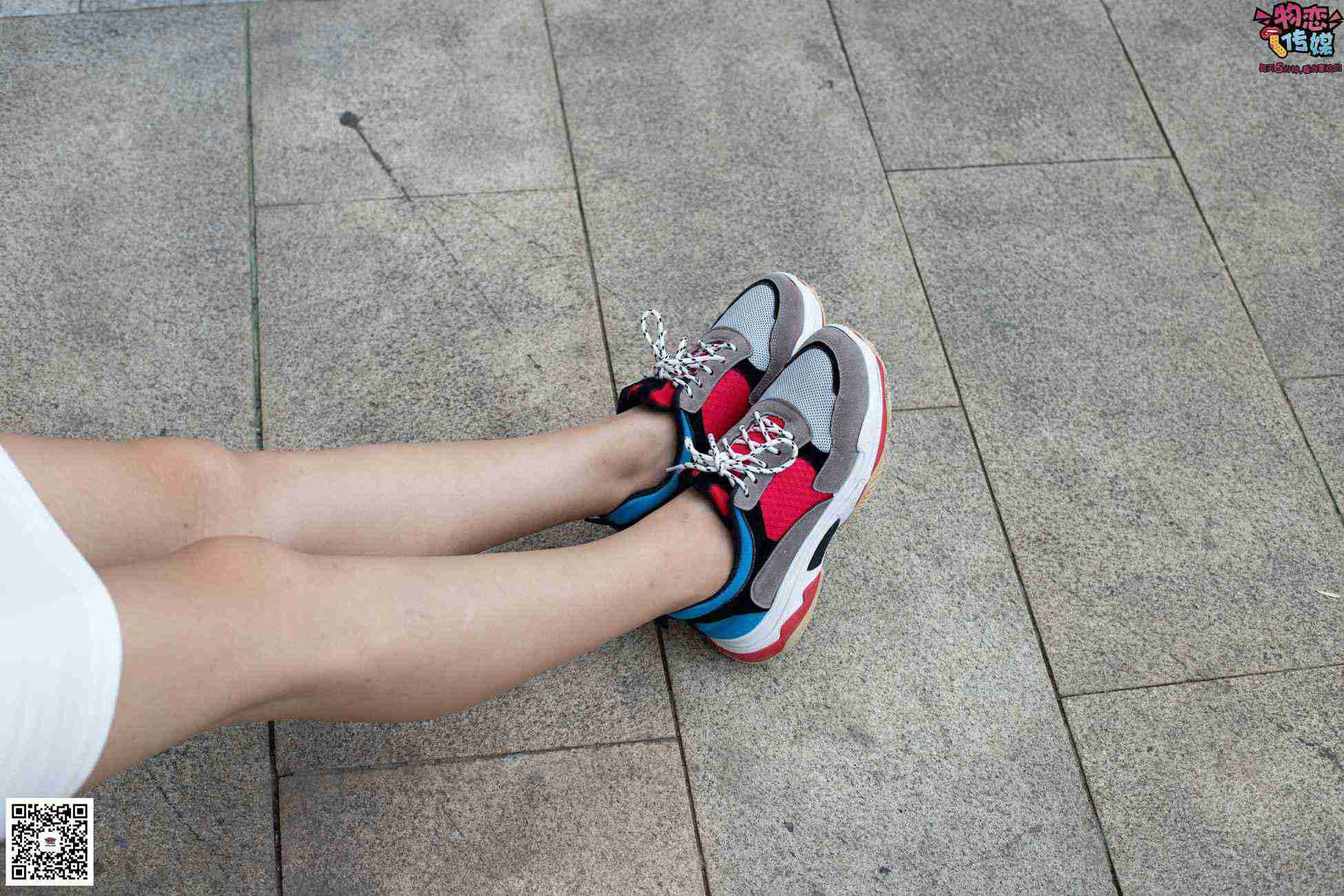 图片[69]-物恋传媒 No.049 露肩连衣裙搭配撞色老爹鞋，搭配粉色短棉袜 [126P] – 速更版-美库