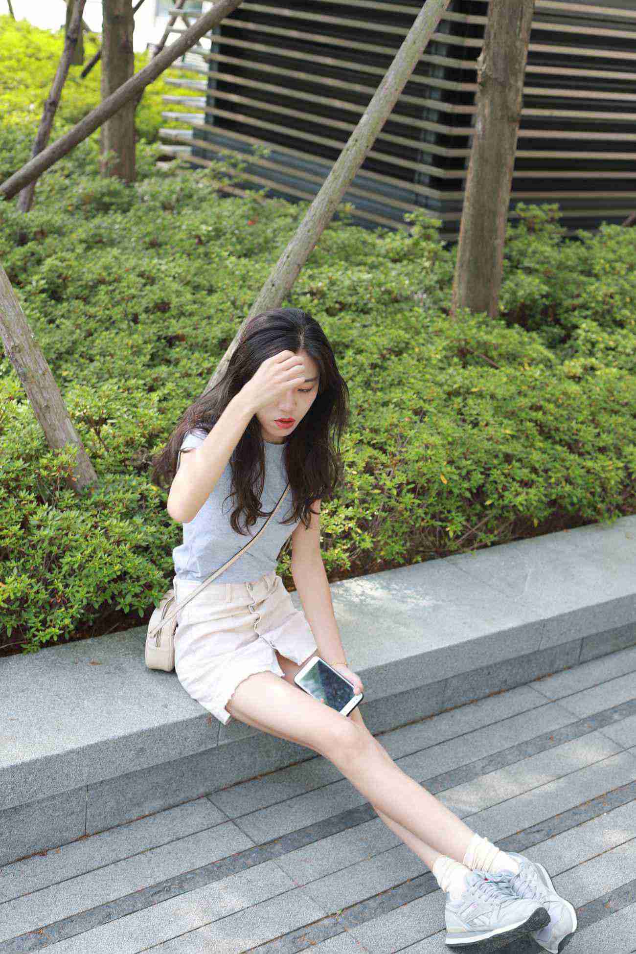 图片[54]-勿恋传媒 No.050 待我长发及腰,只为你的微笑,灰色NB配浅黄棉袜 [145P] – 速更版-美库