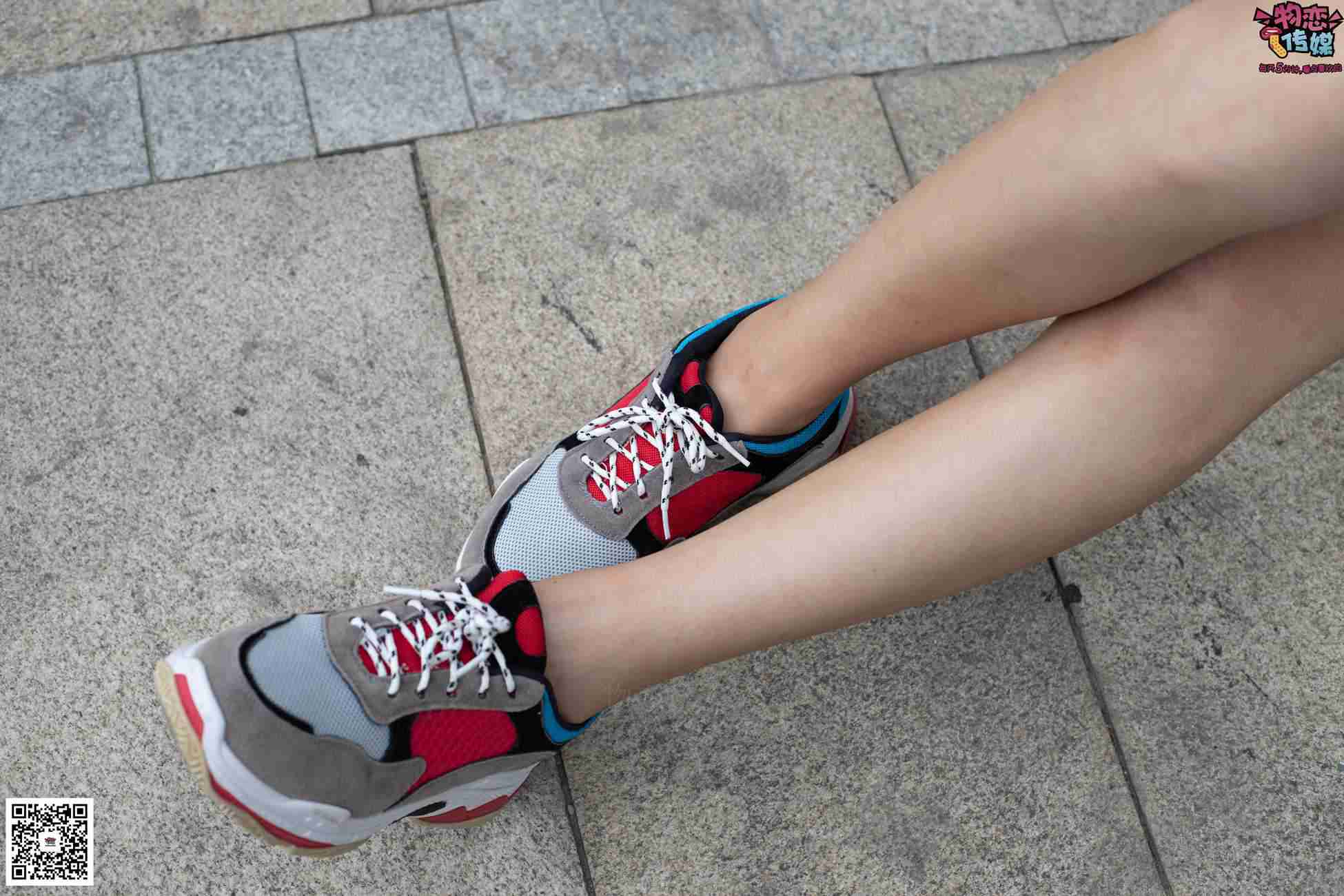 图片[75]-物恋传媒 No.049 露肩连衣裙搭配撞色老爹鞋，搭配粉色短棉袜 [126P] – 速更版-美库