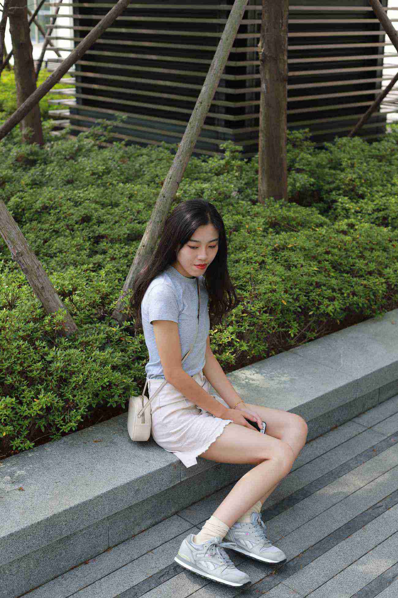 图片[60]-勿恋传媒 No.050 待我长发及腰,只为你的微笑,灰色NB配浅黄棉袜 [145P] – 速更版-美库