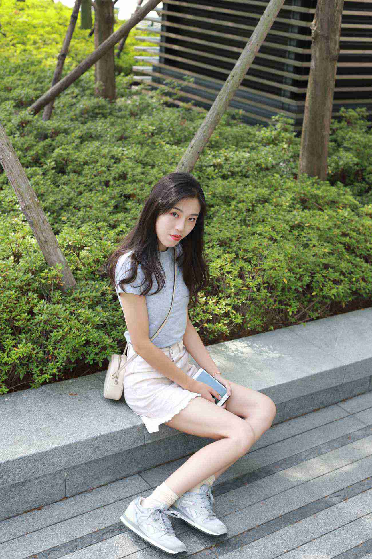 图片[61]-勿恋传媒 No.050 待我长发及腰,只为你的微笑,灰色NB配浅黄棉袜 [145P] – 速更版-美库