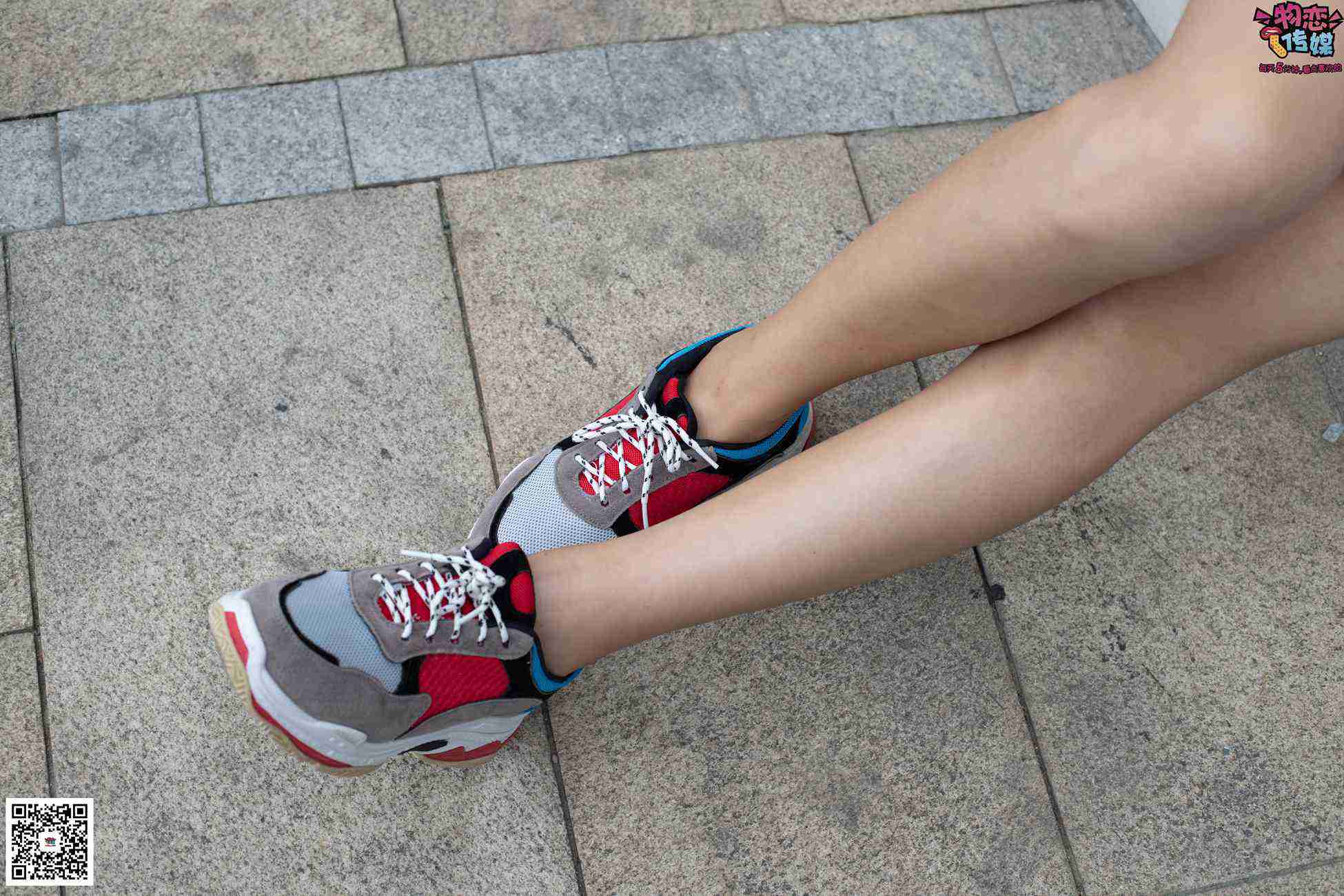 图片[78]-物恋传媒 No.049 露肩连衣裙搭配撞色老爹鞋，搭配粉色短棉袜 [126P] – 速更版-美库