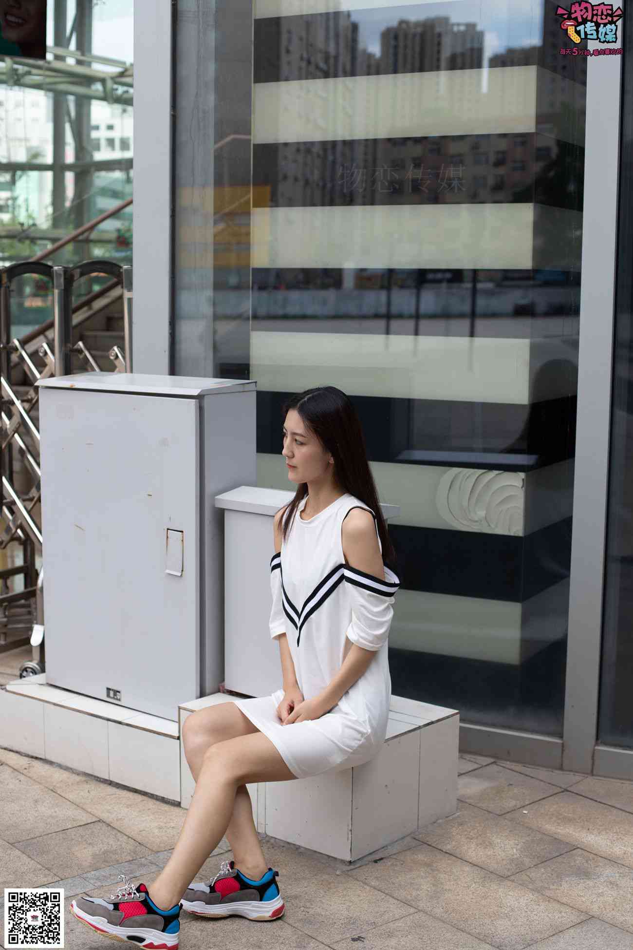 图片[82]-物恋传媒 No.049 露肩连衣裙搭配撞色老爹鞋，搭配粉色短棉袜 [126P] – 速更版-美库