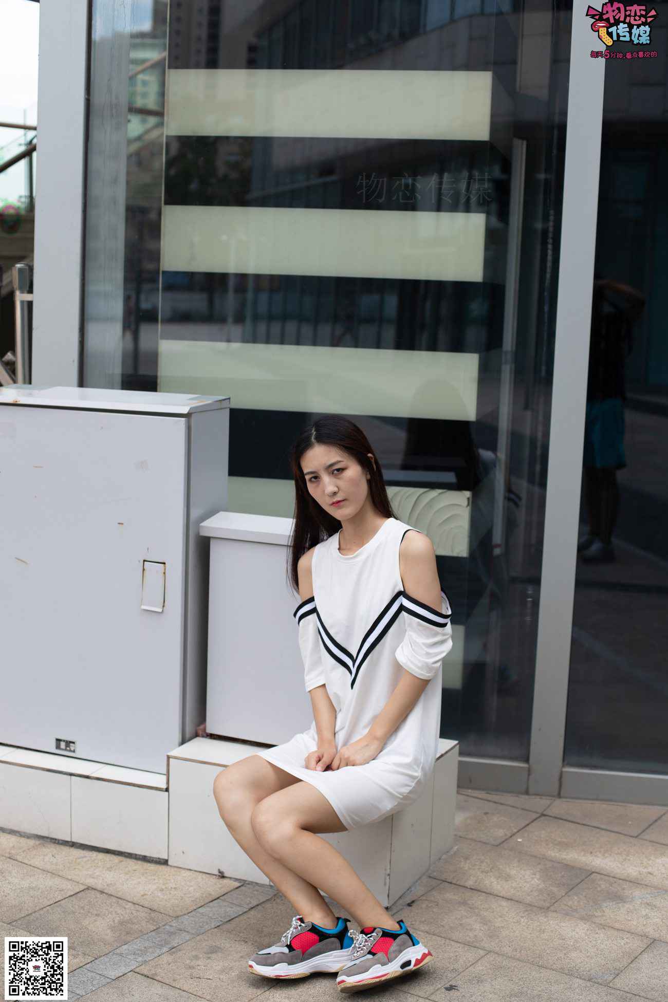 图片[87]-物恋传媒 No.049 露肩连衣裙搭配撞色老爹鞋，搭配粉色短棉袜 [126P] – 速更版-美库