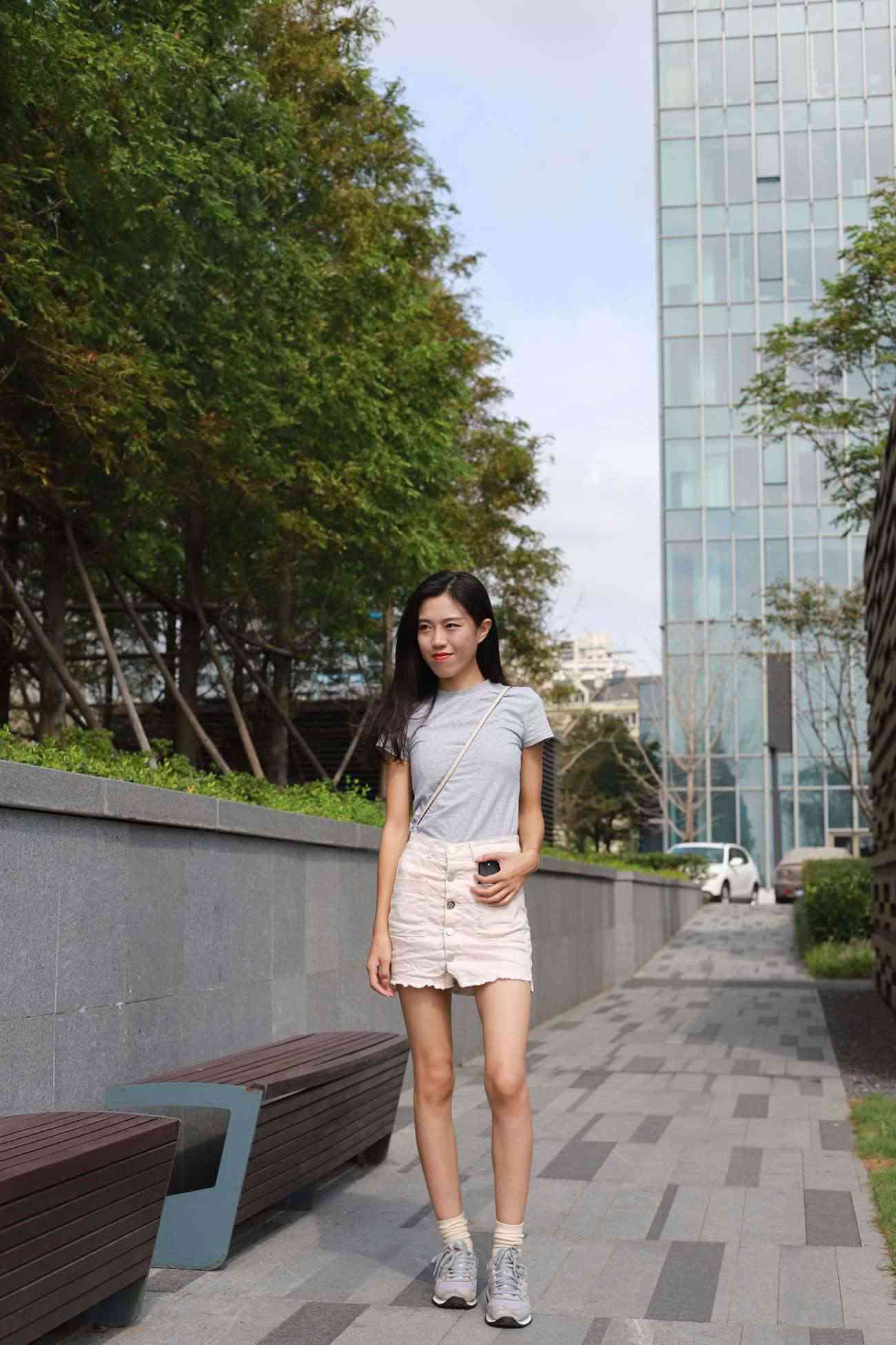 图片[74]-勿恋传媒 No.050 待我长发及腰,只为你的微笑,灰色NB配浅黄棉袜 [145P] – 速更版-美库