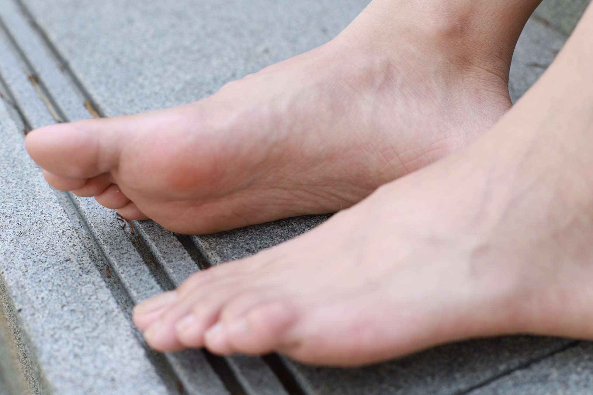 图片[78]-勿恋传媒 No.050 待我长发及腰,只为你的微笑,灰色NB配浅黄棉袜 [145P] – 速更版-美库