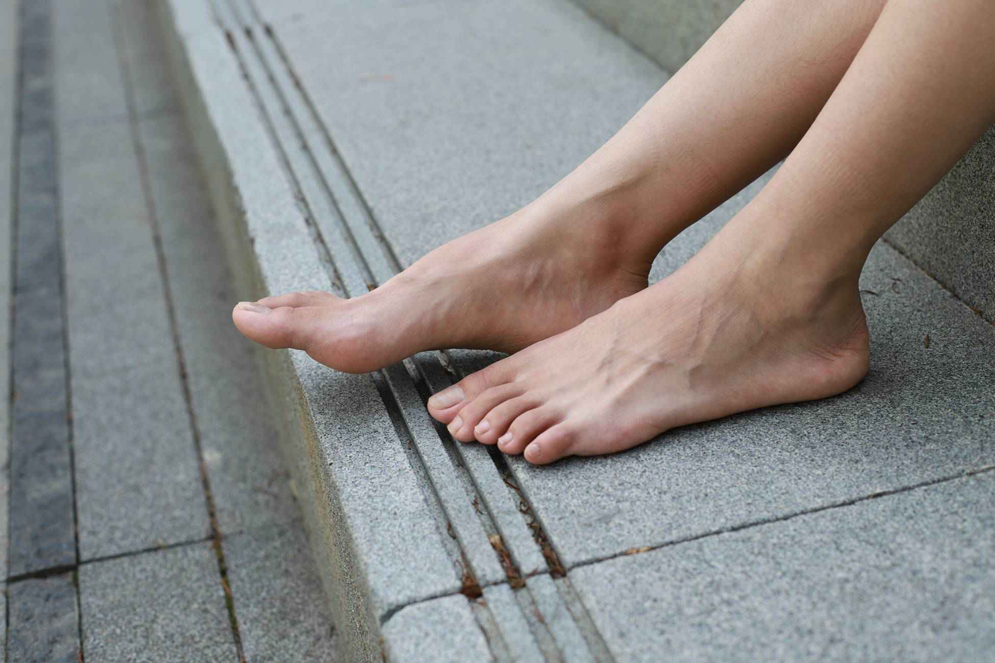 图片[82]-勿恋传媒 No.050 待我长发及腰,只为你的微笑,灰色NB配浅黄棉袜 [145P] – 速更版-美库