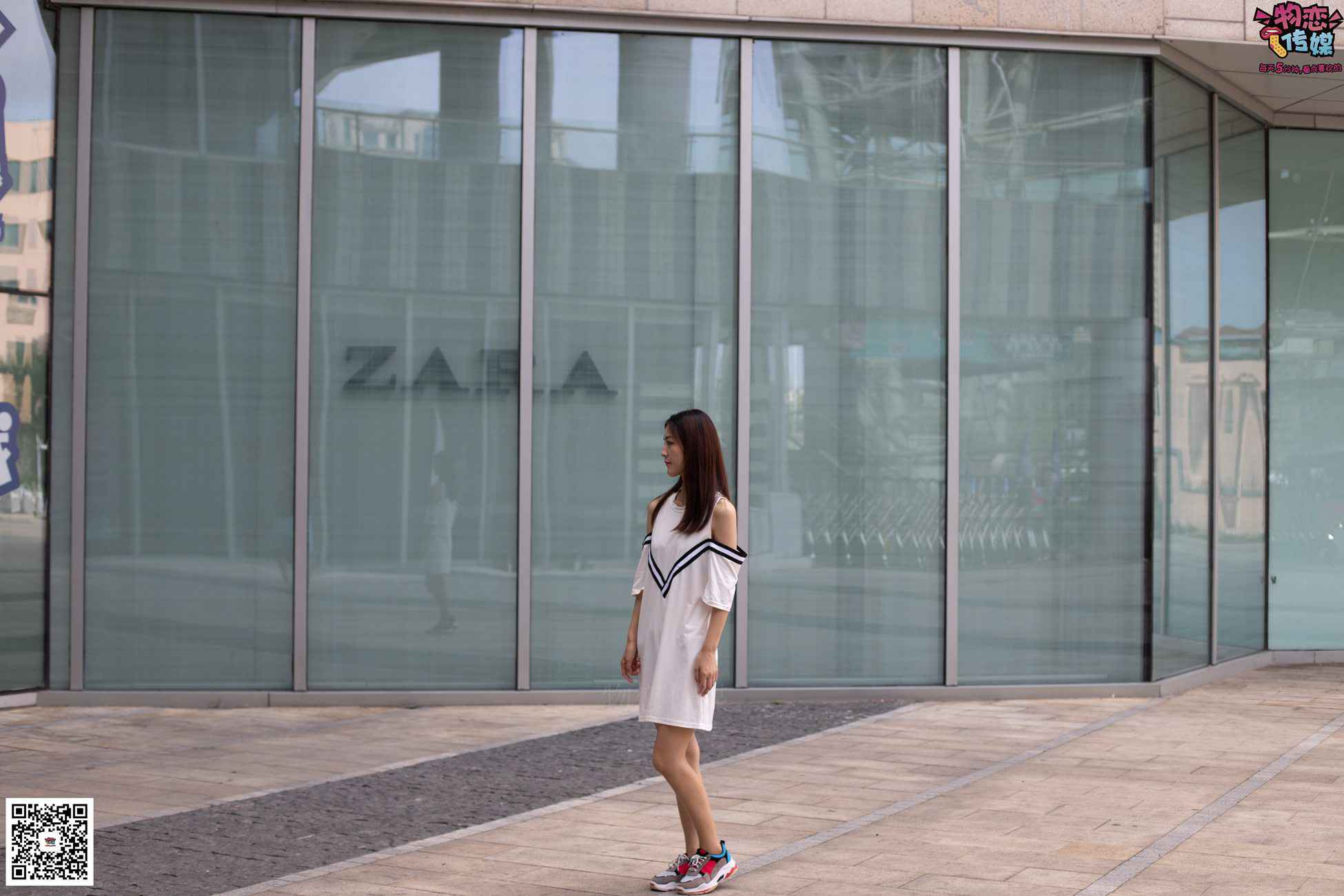 图片[103]-物恋传媒 No.049 露肩连衣裙搭配撞色老爹鞋，搭配粉色短棉袜 [126P] – 速更版-美库