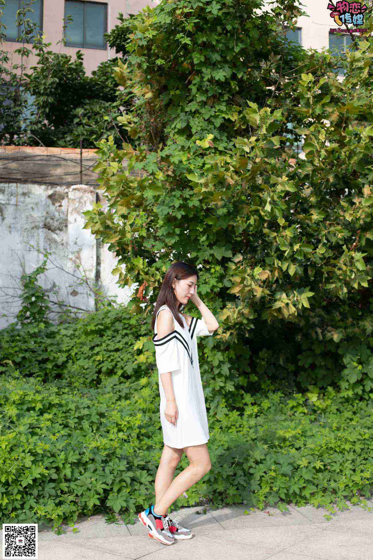 图片[114]-物恋传媒 No.049 露肩连衣裙搭配撞色老爹鞋，搭配粉色短棉袜 [126P] – 速更版-美库