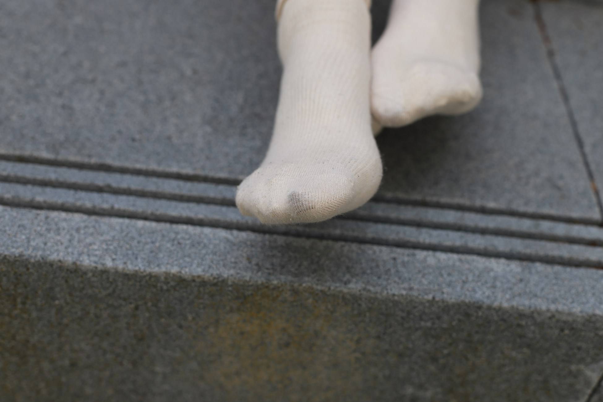 图片[122]-勿恋传媒 No.050 待我长发及腰,只为你的微笑,灰色NB配浅黄棉袜 [145P] – 速更版-美库