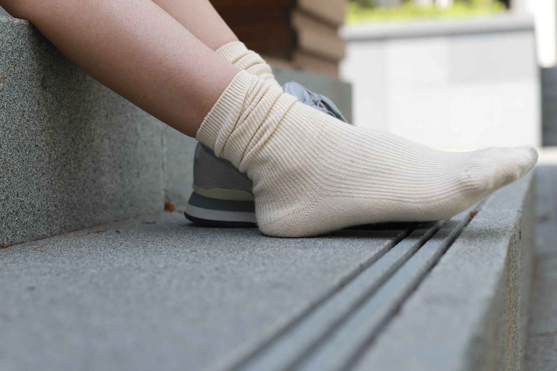 图片[147]-勿恋传媒 No.050 待我长发及腰,只为你的微笑,灰色NB配浅黄棉袜 [145P] – 速更版-美库