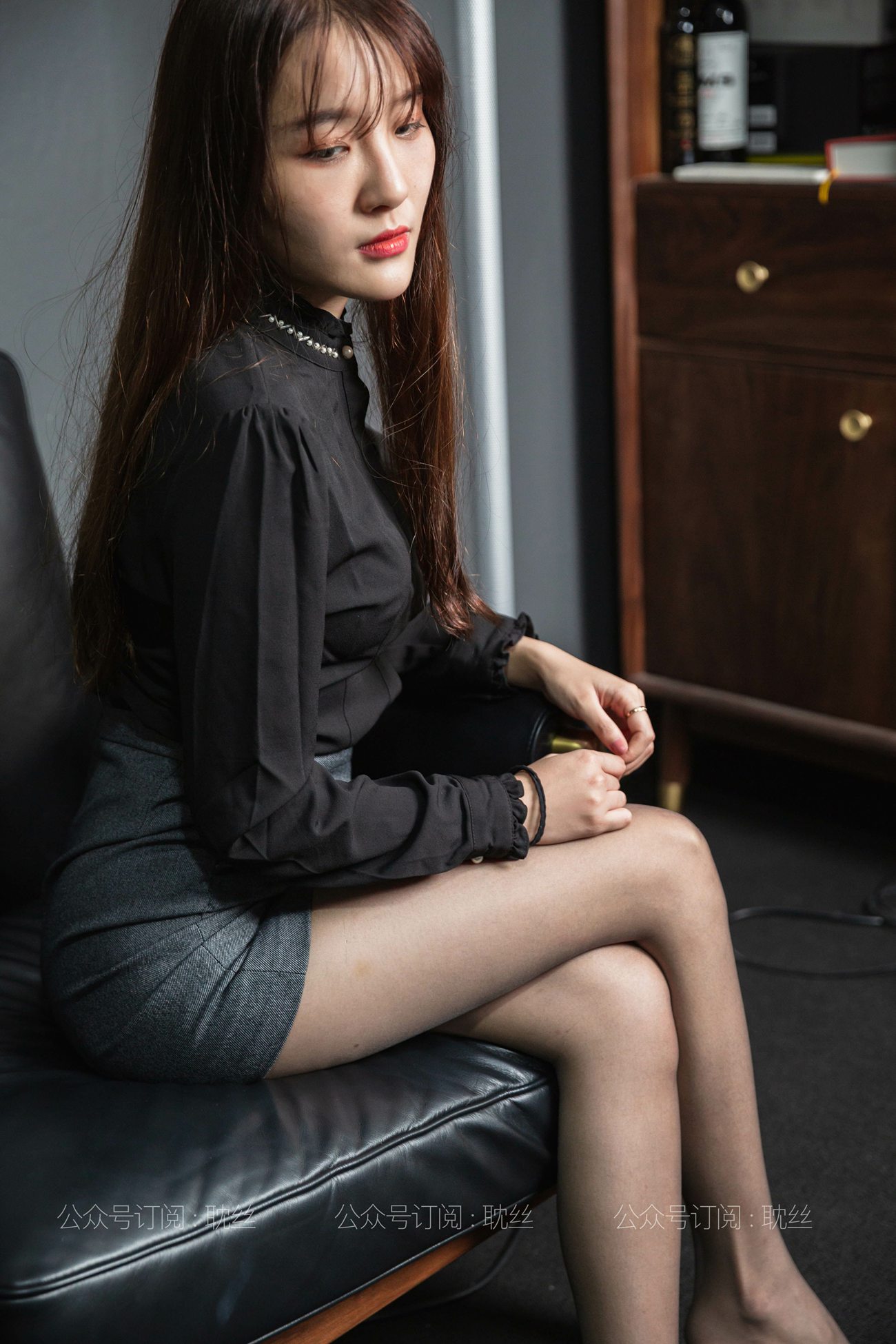 图片[50]-[IESS异思趣向] 耽丝 210407 黑色职业装的婉苹 [87P] – 速更版-美库