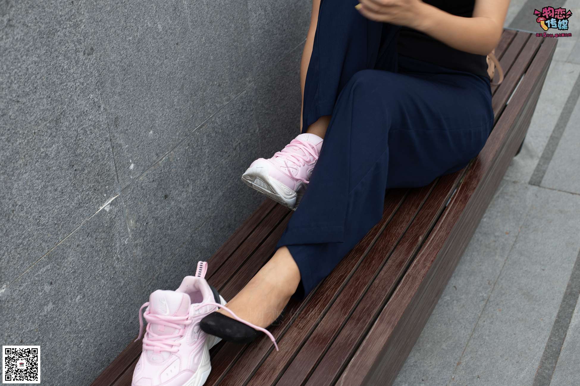 图片[49]-物恋传媒 No.053 些许肉感，很多性感~粉色小跑鞋配黑色船袜 [124P] – 速更版-美库