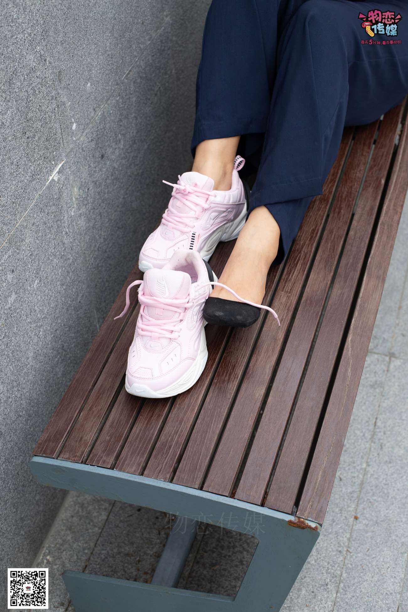 图片[52]-物恋传媒 No.053 些许肉感，很多性感~粉色小跑鞋配黑色船袜 [124P] – 速更版-美库