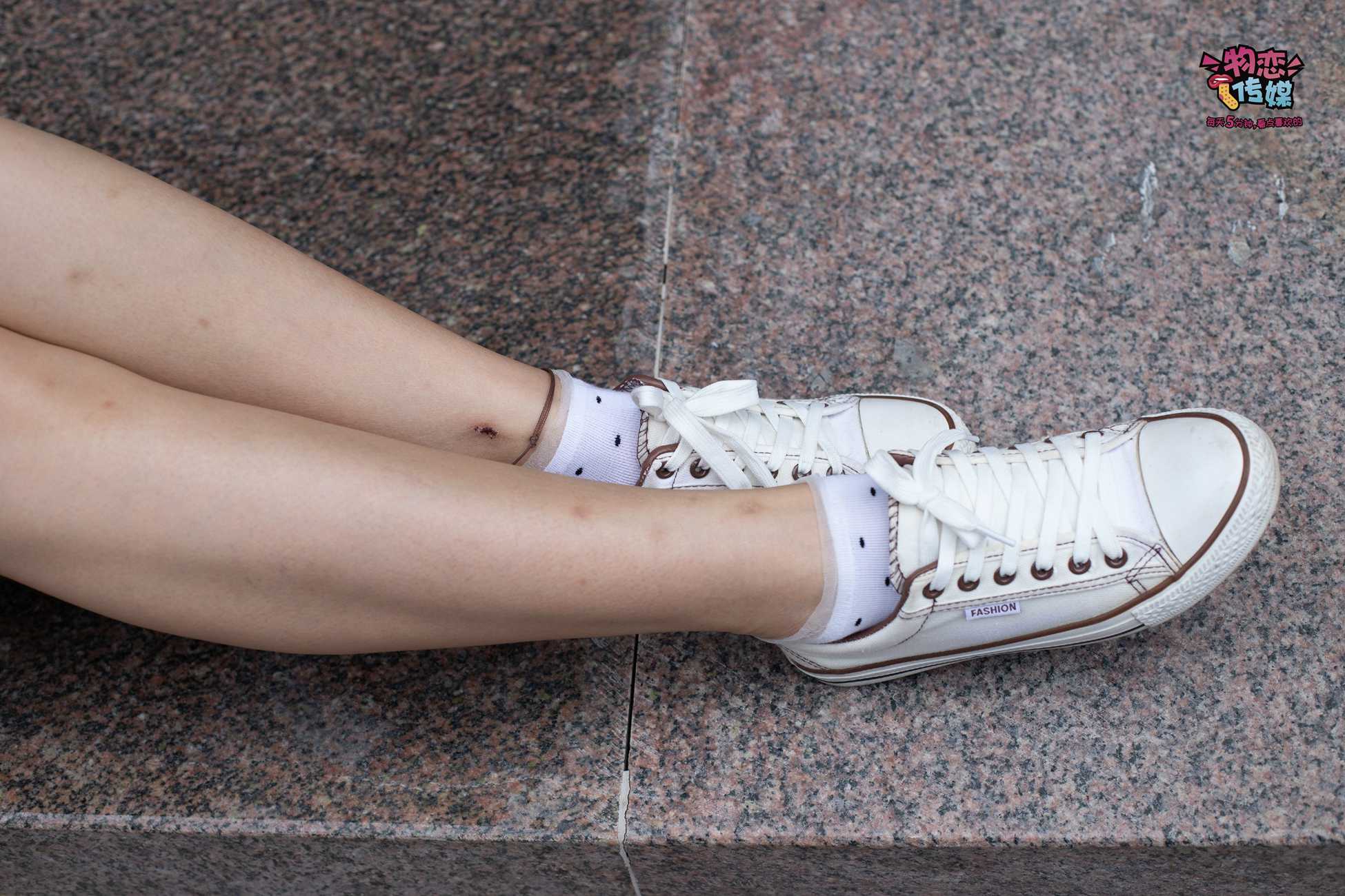 图片[89]-物恋传媒 No.51 俏皮露肩T恤搭配粉色小短裙,白色板鞋配白色斑点袜 [148P] – 速更版-美库