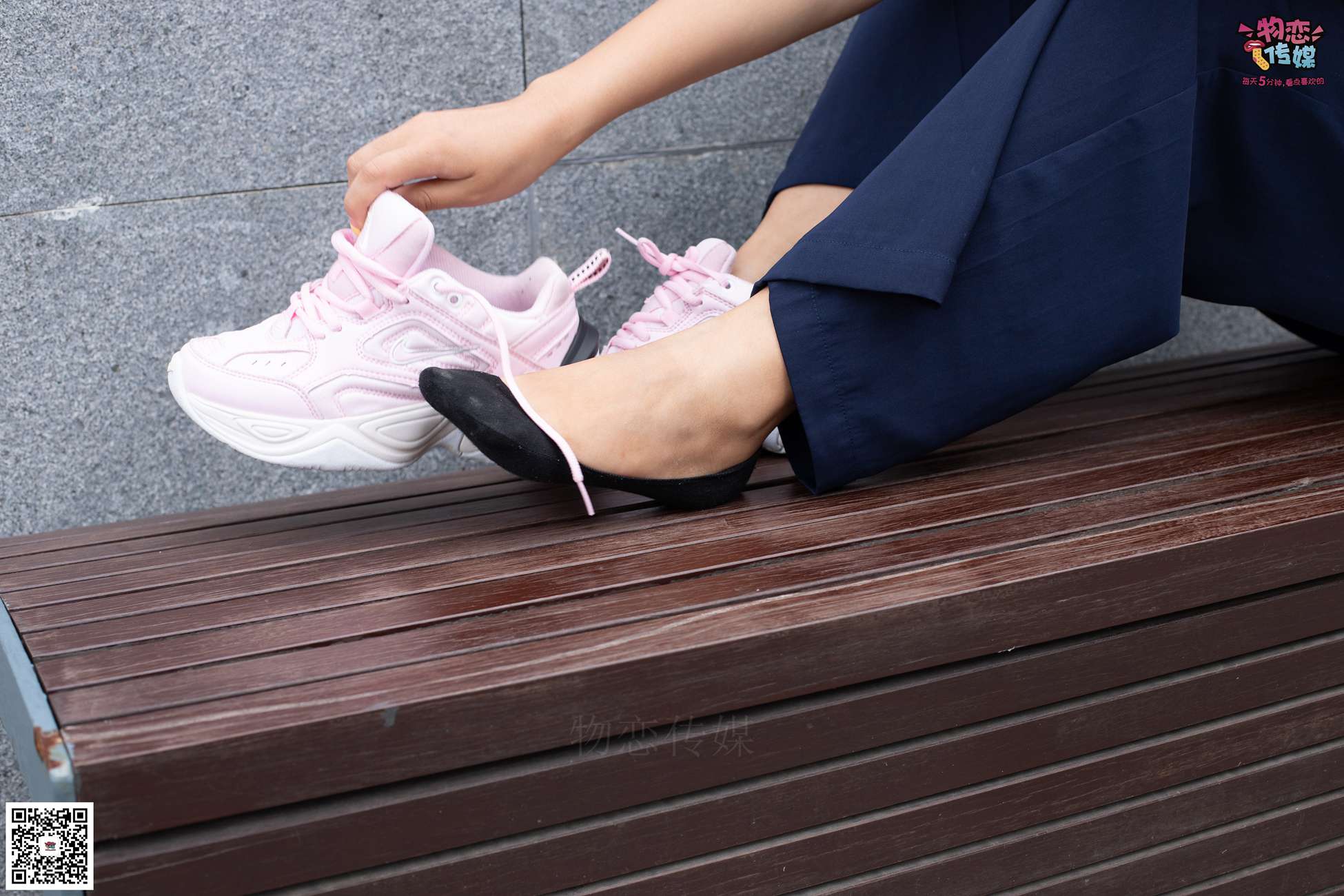 图片[59]-物恋传媒 No.053 些许肉感，很多性感~粉色小跑鞋配黑色船袜 [124P] – 速更版-美库
