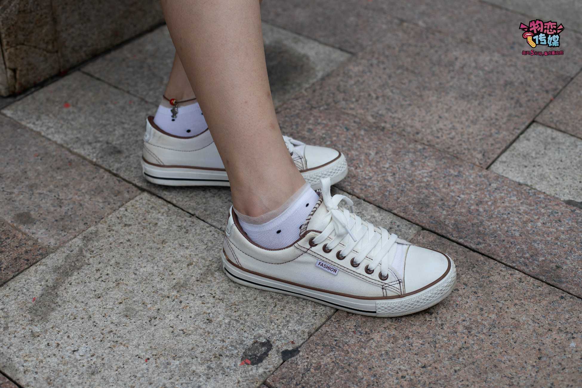 图片[108]-物恋传媒 No.51 俏皮露肩T恤搭配粉色小短裙,白色板鞋配白色斑点袜 [148P] – 速更版-美库