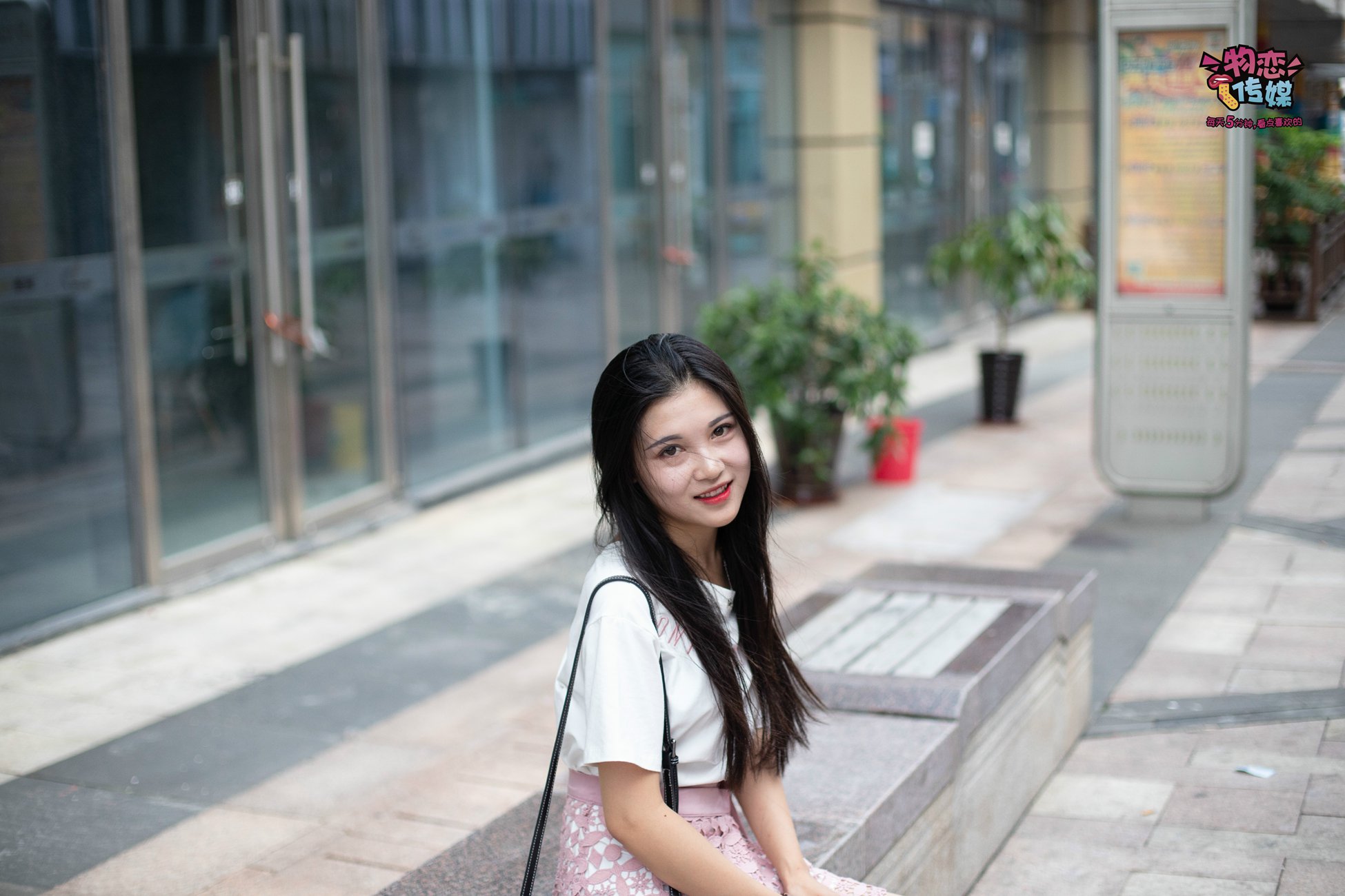 图片[121]-物恋传媒 No.51 俏皮露肩T恤搭配粉色小短裙,白色板鞋配白色斑点袜 [148P] – 速更版-美库