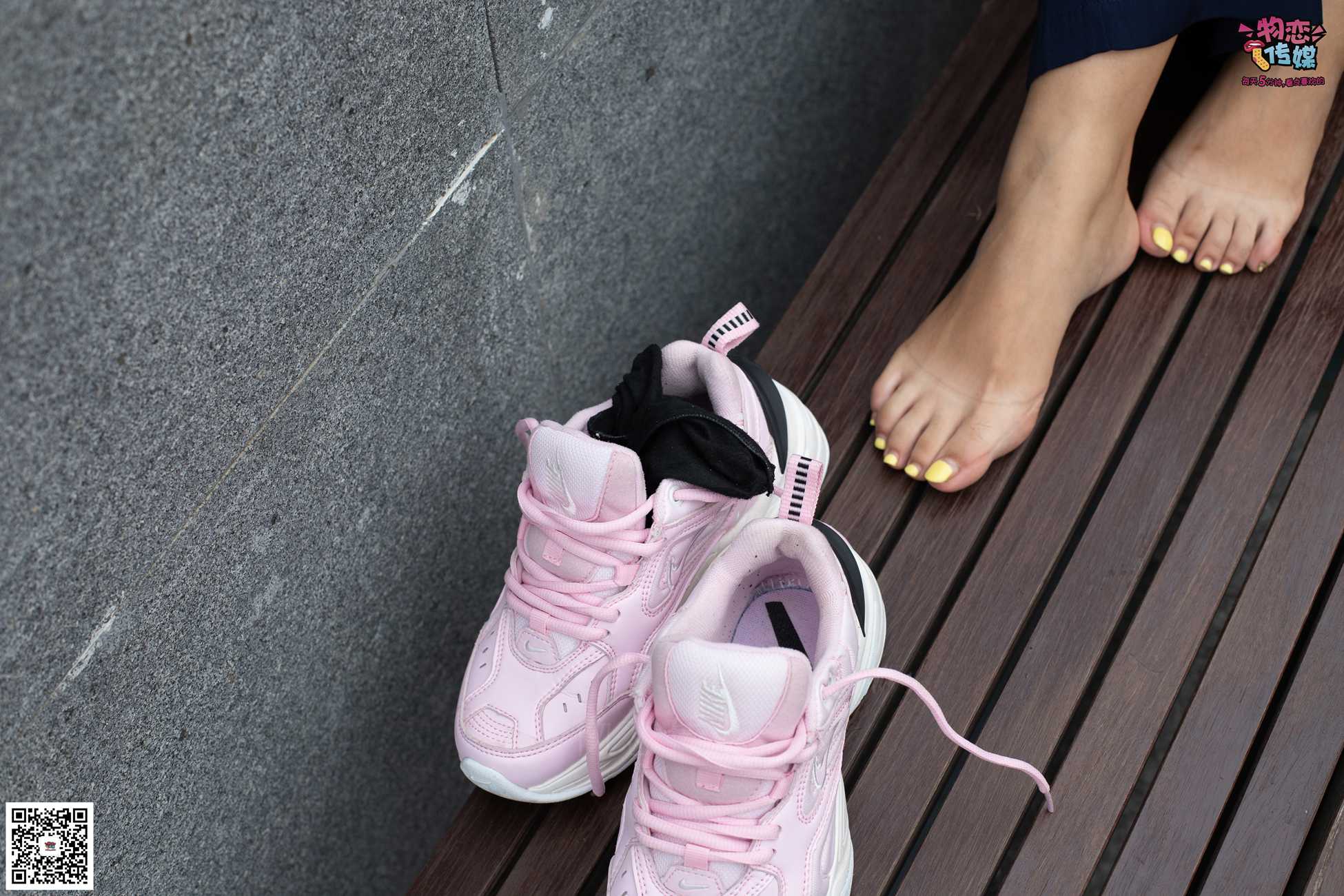 图片[126]-物恋传媒 No.053 些许肉感，很多性感~粉色小跑鞋配黑色船袜 [124P] – 速更版-美库