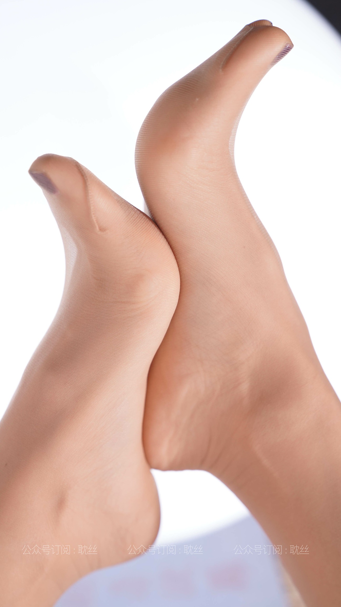 图片[30]-[IESS异思趣向] 耽丝 210409 梅子把红色穿搭到极致 [90P] – 速更版-美库