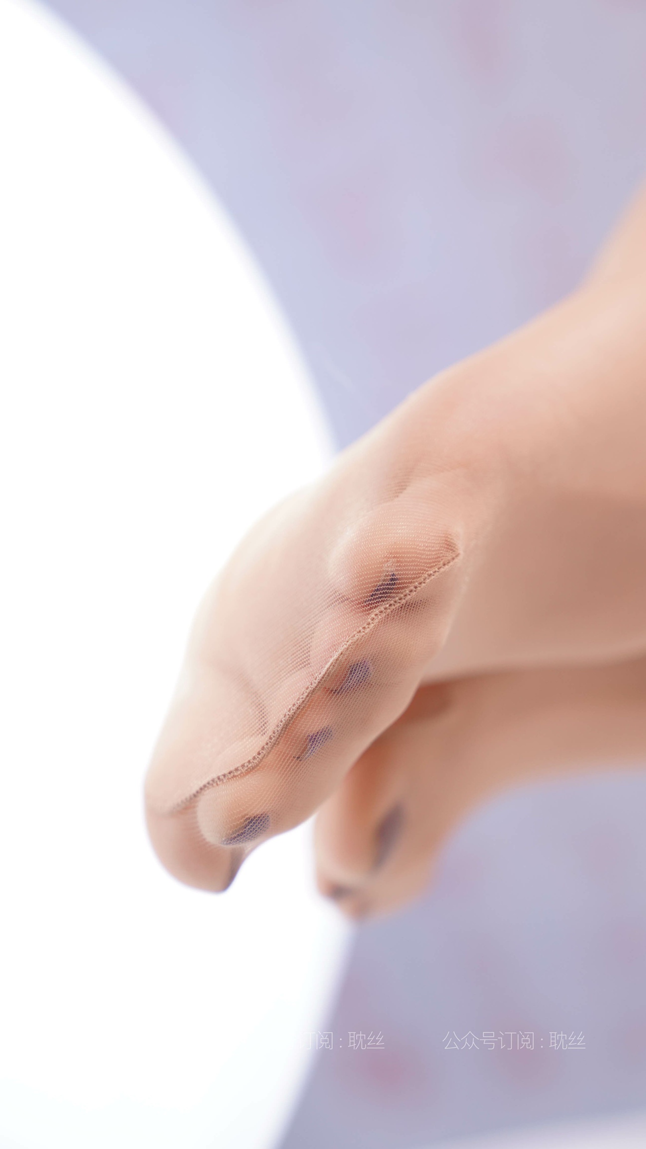 图片[32]-[IESS异思趣向] 耽丝 210409 梅子把红色穿搭到极致 [90P] – 速更版-美库