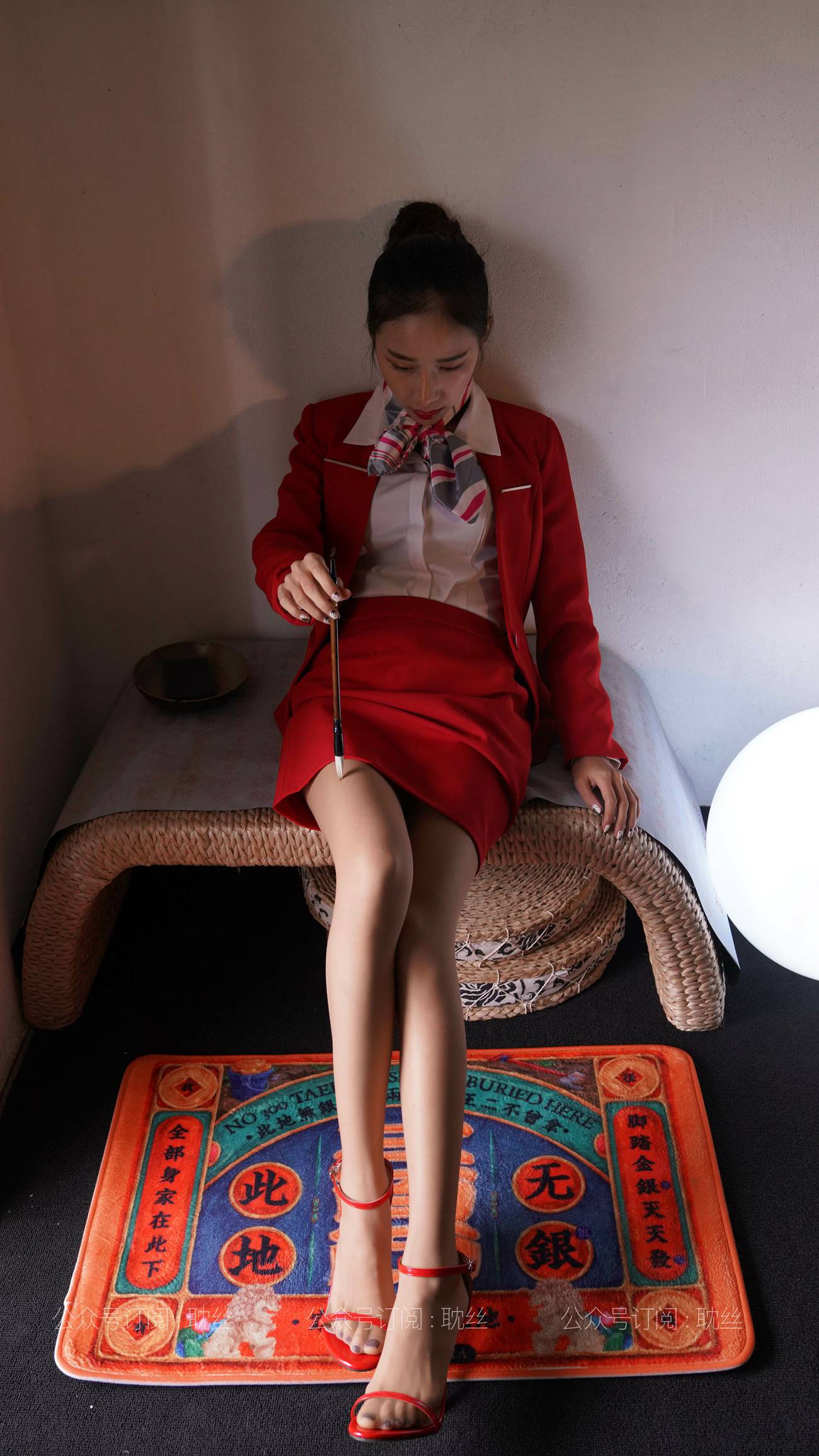 图片[71]-[IESS异思趣向] 耽丝 210409 梅子把红色穿搭到极致 [90P] – 速更版-美库