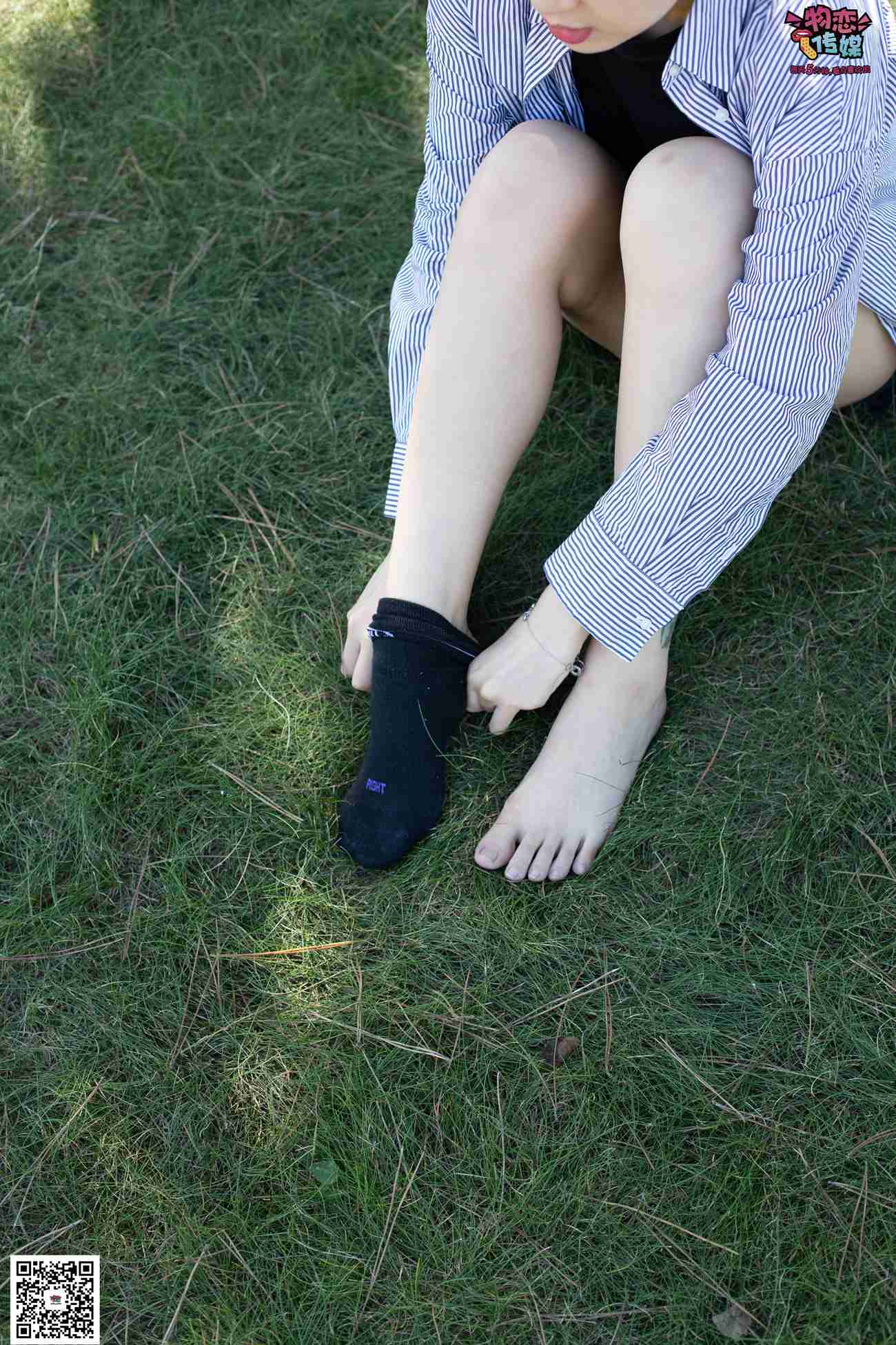 图片[11]-物恋传媒 No.056 眼神犀利,表情高冷小姐姐的深蓝色棉袜 [160P] – 速更版-美库