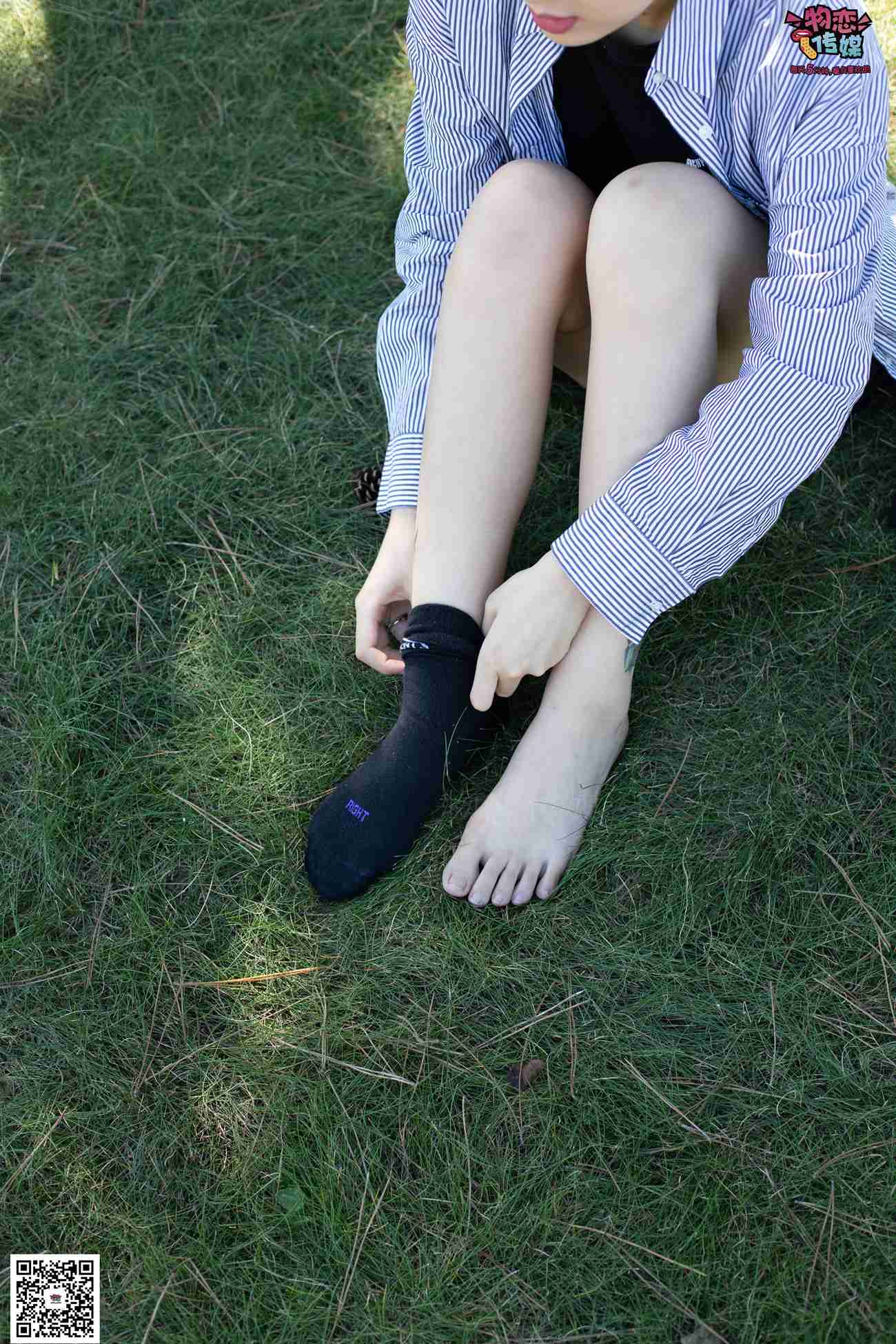 图片[13]-物恋传媒 No.056 眼神犀利,表情高冷小姐姐的深蓝色棉袜 [160P] – 速更版-美库
