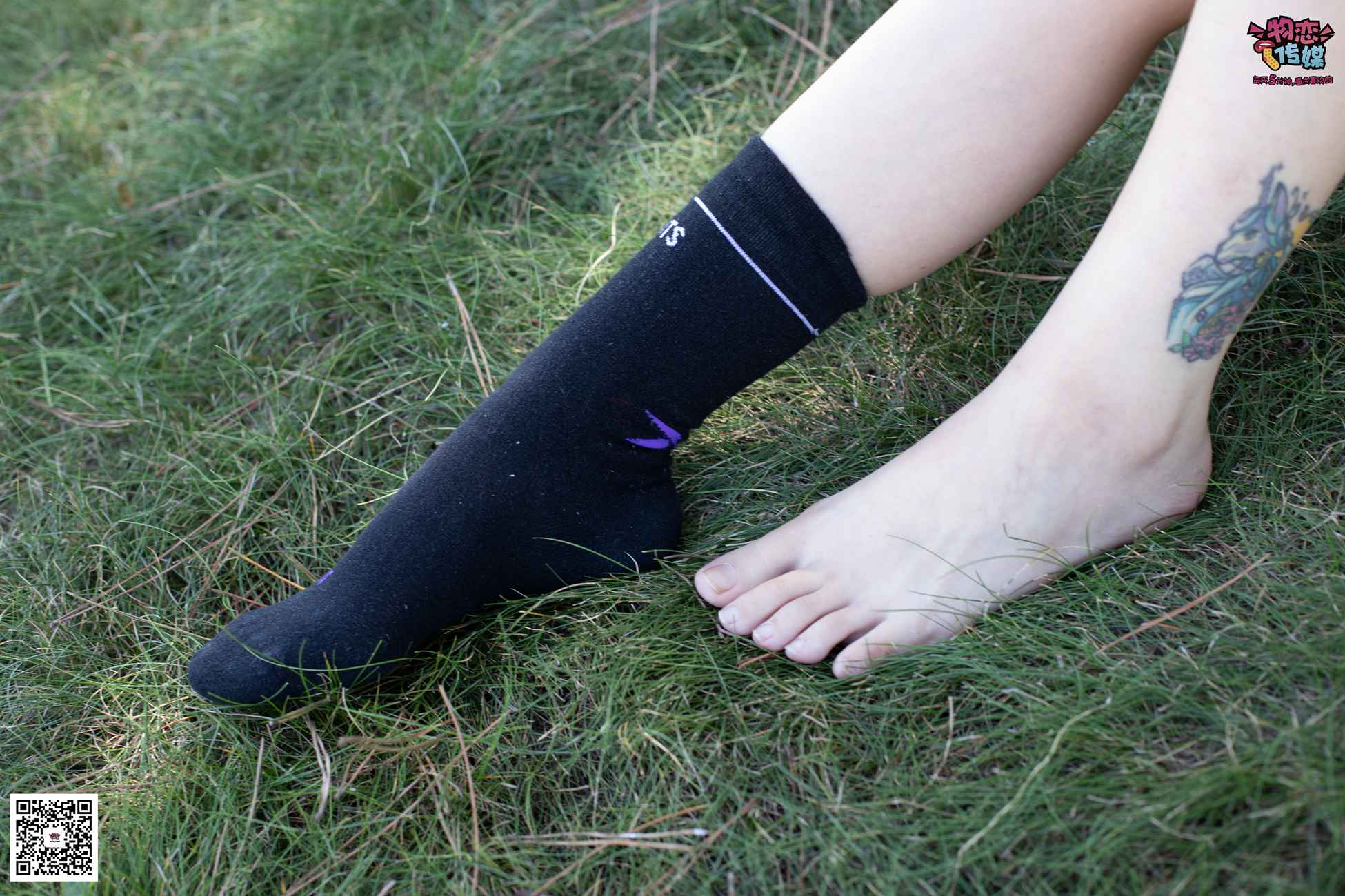 图片[18]-物恋传媒 No.056 眼神犀利,表情高冷小姐姐的深蓝色棉袜 [160P] – 速更版-美库