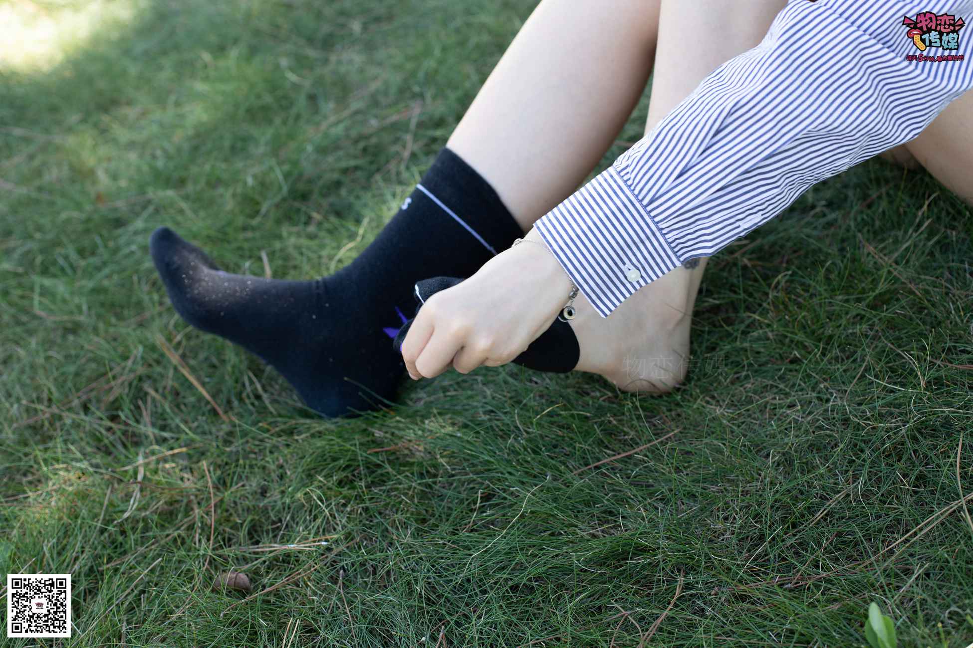 图片[23]-物恋传媒 No.056 眼神犀利,表情高冷小姐姐的深蓝色棉袜 [160P] – 速更版-美库