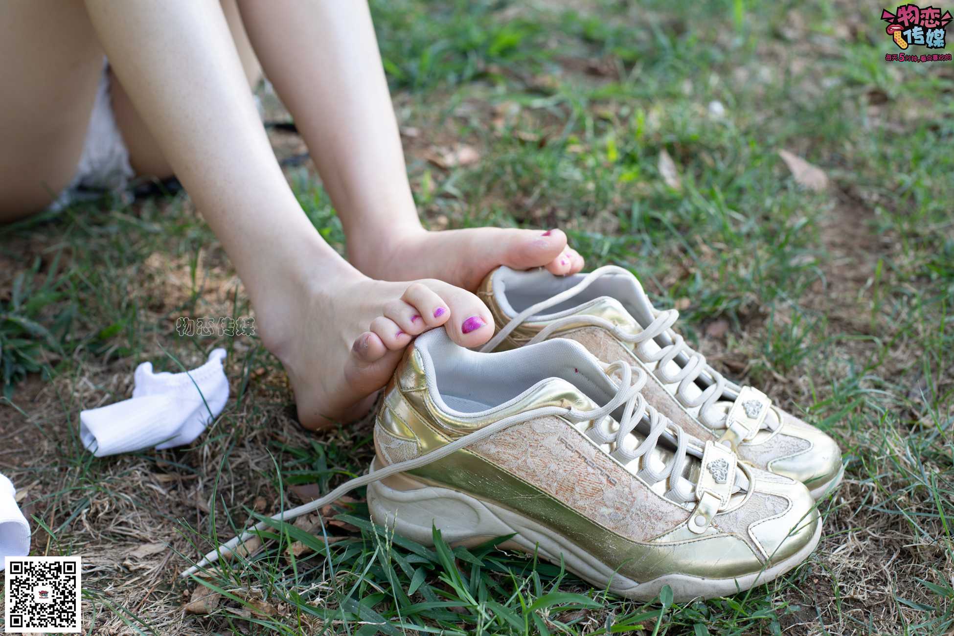 图片[23]-物恋传媒 No.057 摇滚重金属,狂野的温柔,纯情的安踏白棉袜 [190P] – 速更版-美库