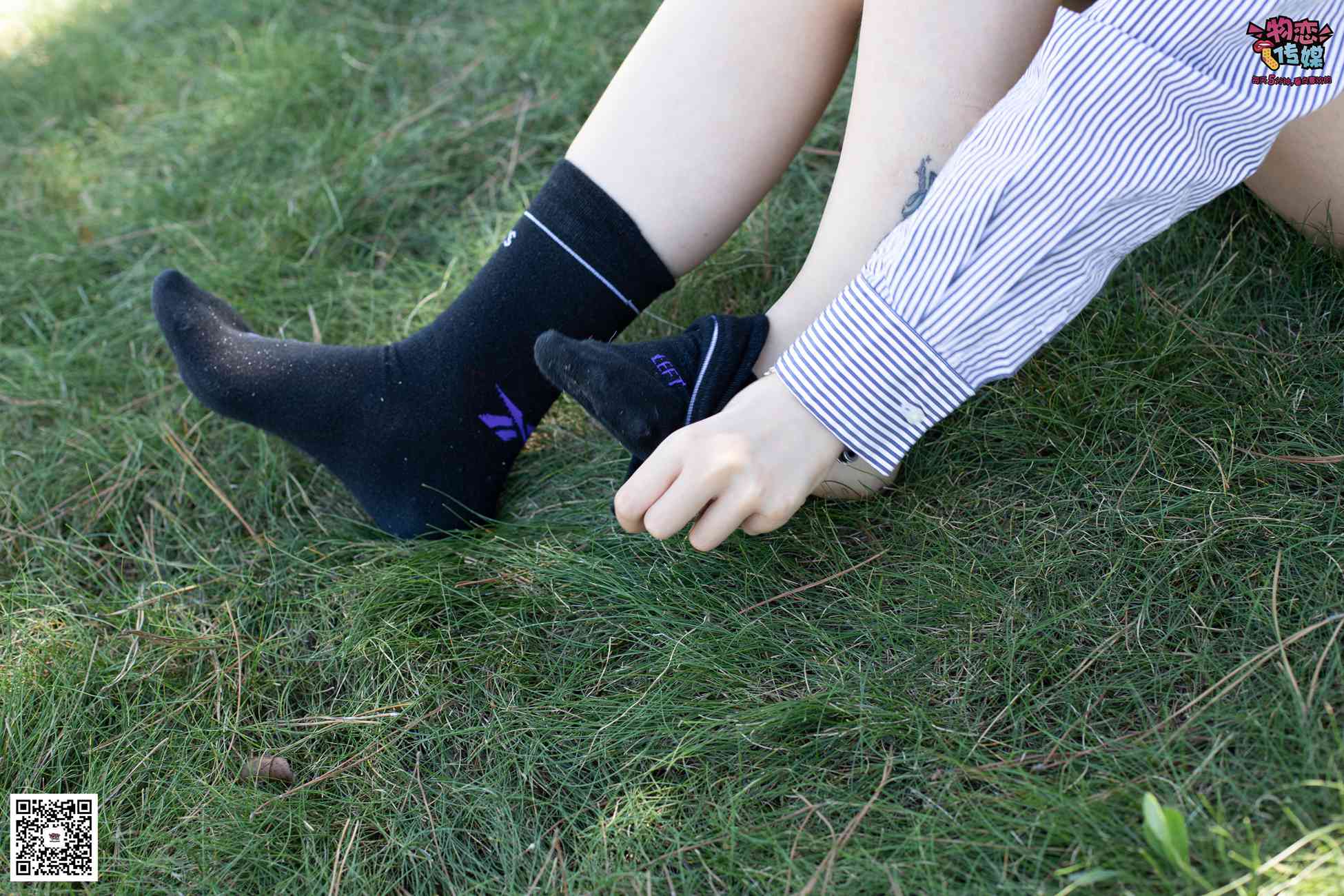 图片[25]-物恋传媒 No.056 眼神犀利,表情高冷小姐姐的深蓝色棉袜 [160P] – 速更版-美库