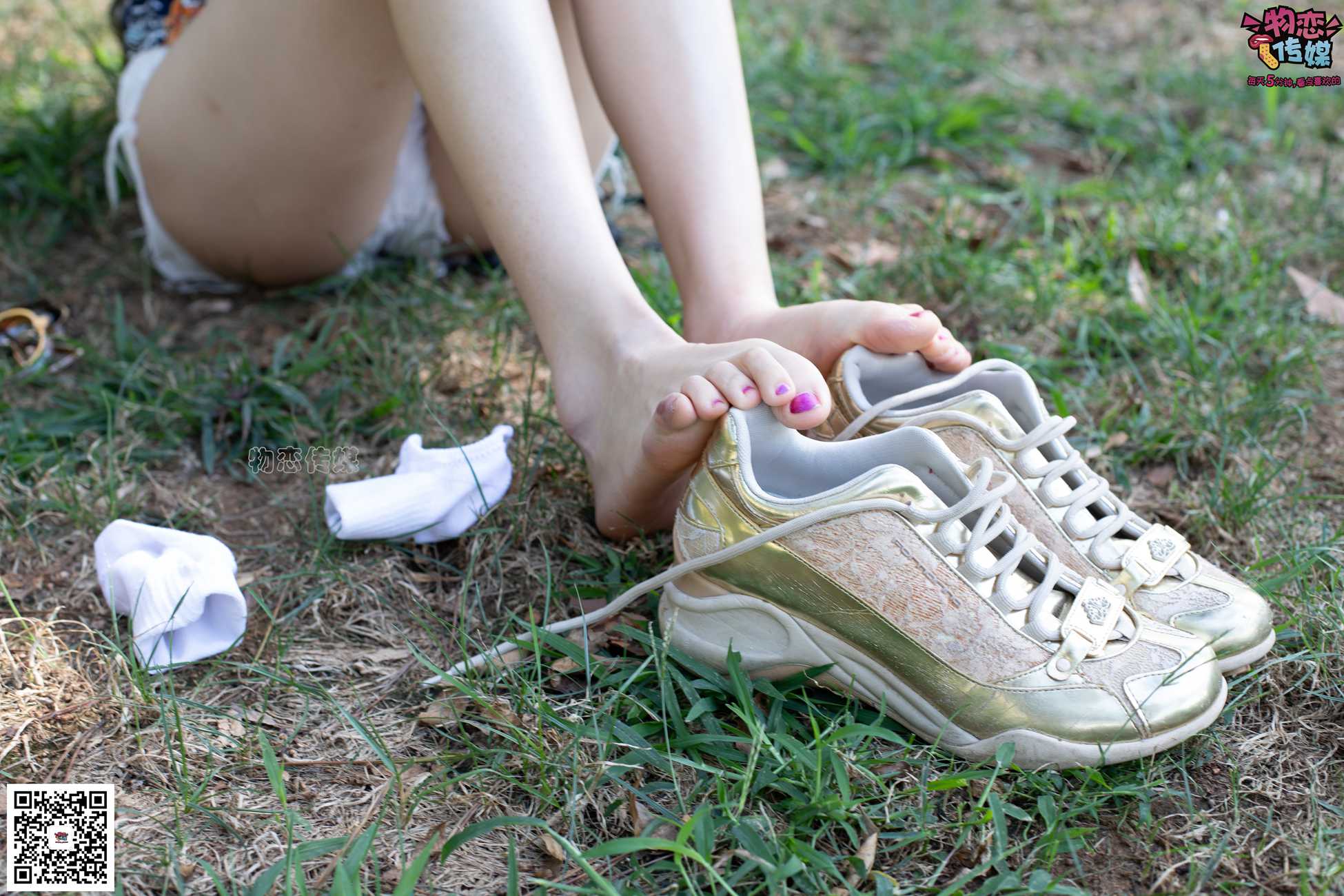 图片[24]-物恋传媒 No.057 摇滚重金属,狂野的温柔,纯情的安踏白棉袜 [190P] – 速更版-美库