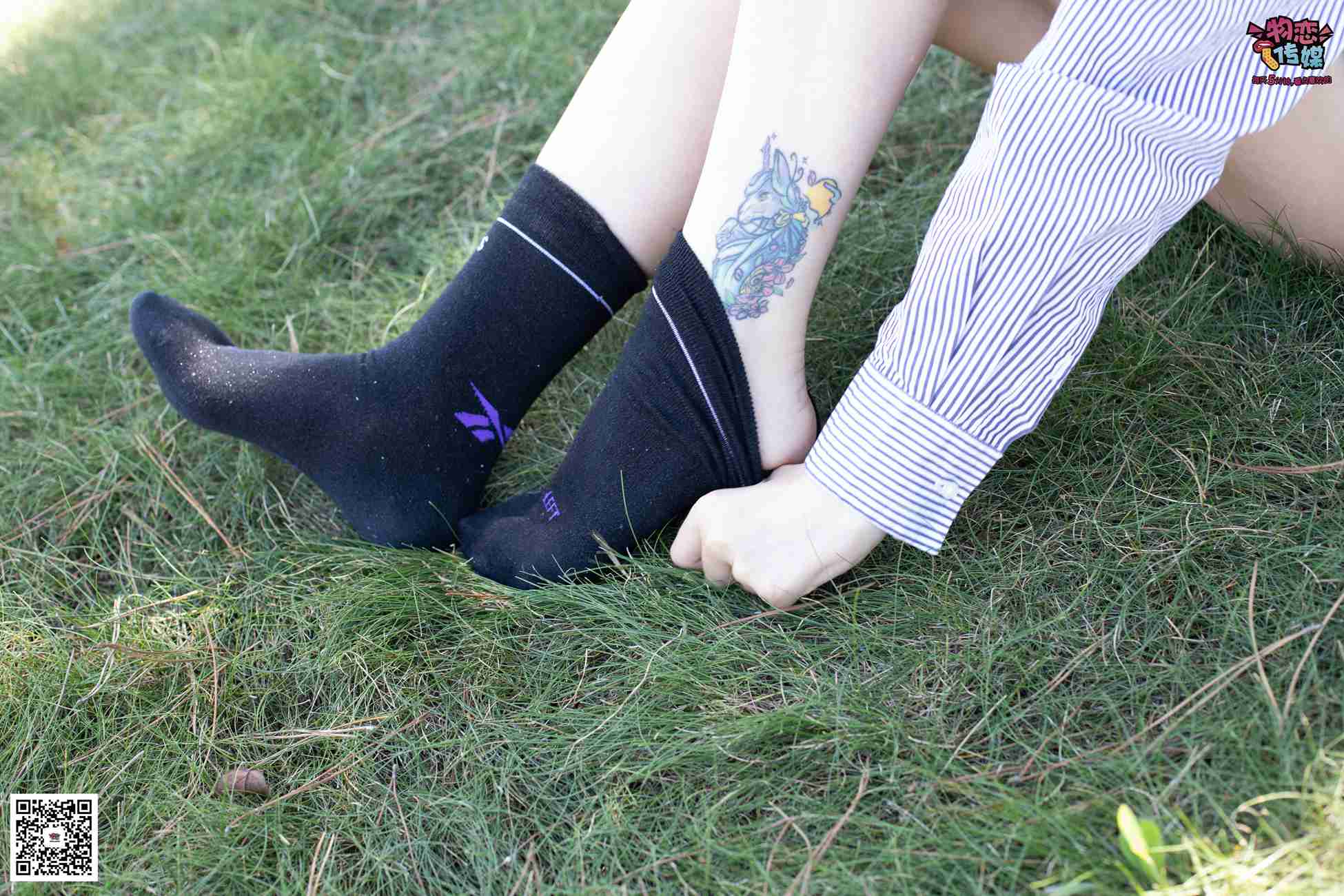 图片[27]-物恋传媒 No.056 眼神犀利,表情高冷小姐姐的深蓝色棉袜 [160P] – 速更版-美库