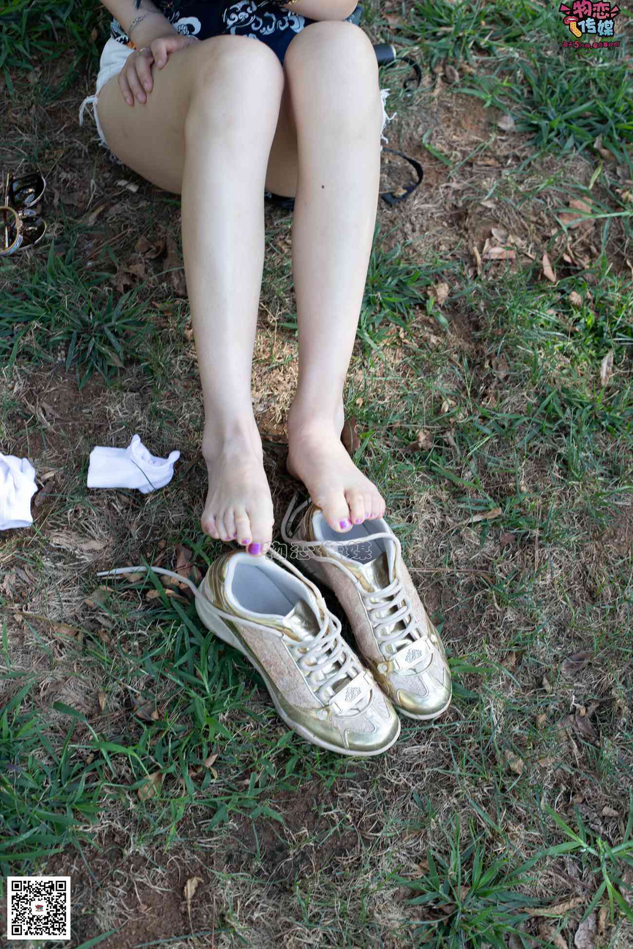 图片[25]-物恋传媒 No.057 摇滚重金属,狂野的温柔,纯情的安踏白棉袜 [190P] – 速更版-美库