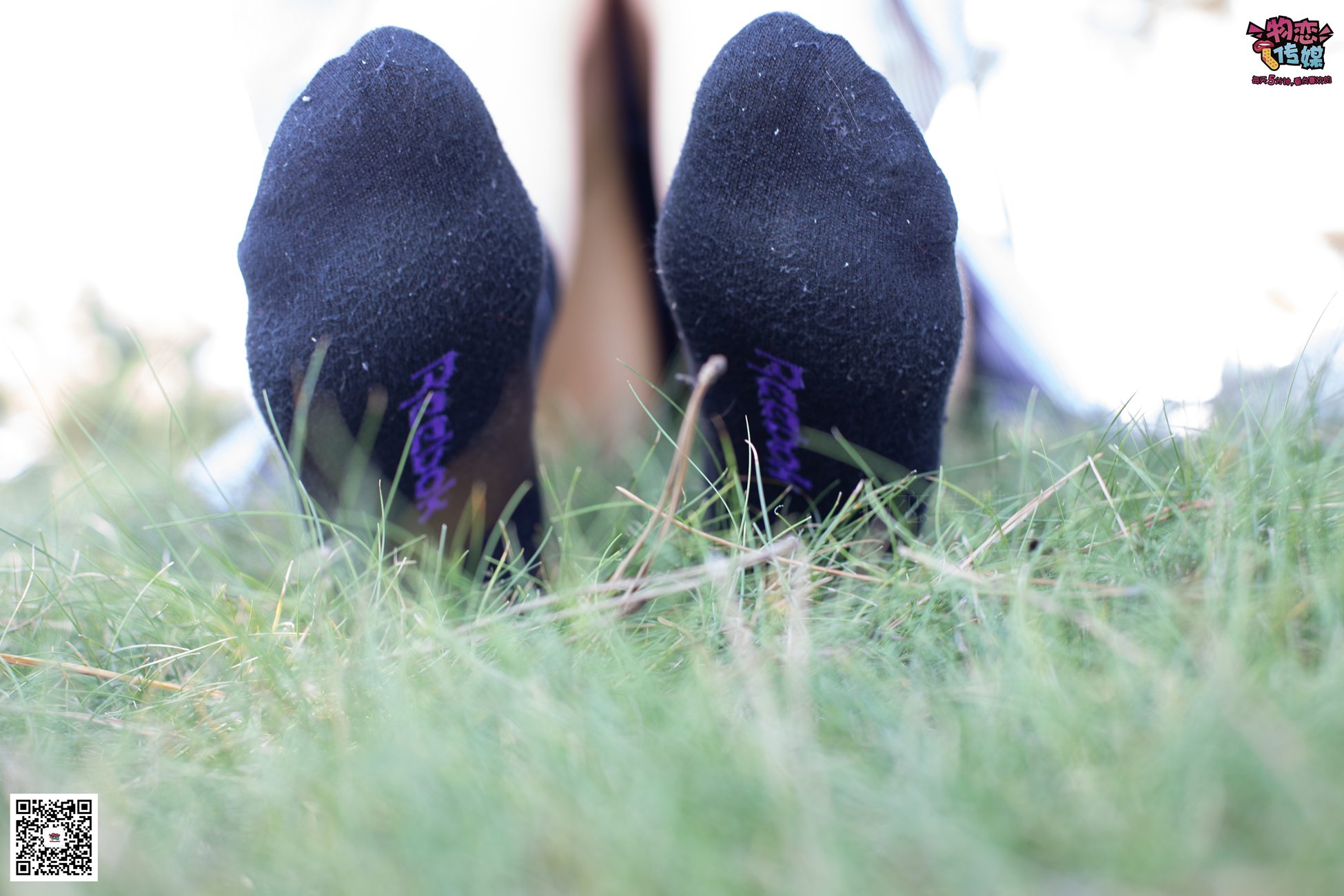 图片[36]-物恋传媒 No.056 眼神犀利,表情高冷小姐姐的深蓝色棉袜 [160P] – 速更版-美库