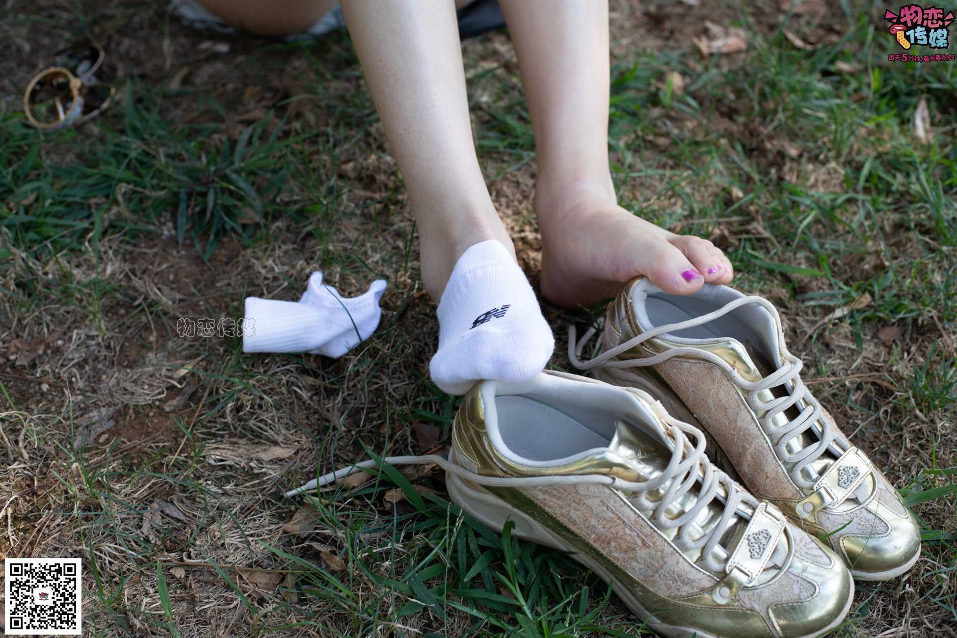 图片[38]-物恋传媒 No.057 摇滚重金属,狂野的温柔,纯情的安踏白棉袜 [190P] – 速更版-美库