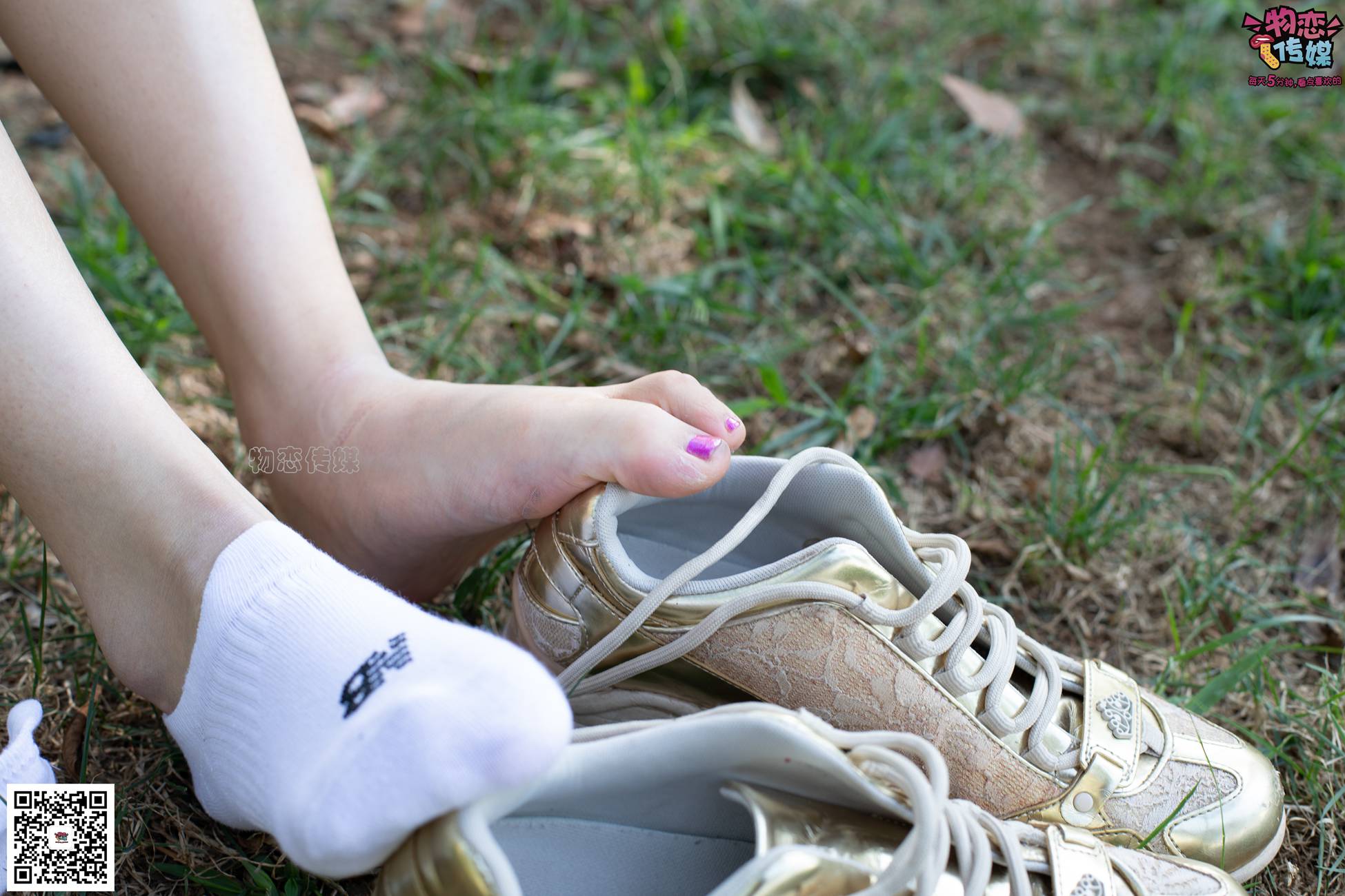 图片[41]-物恋传媒 No.057 摇滚重金属,狂野的温柔,纯情的安踏白棉袜 [190P] – 速更版-美库